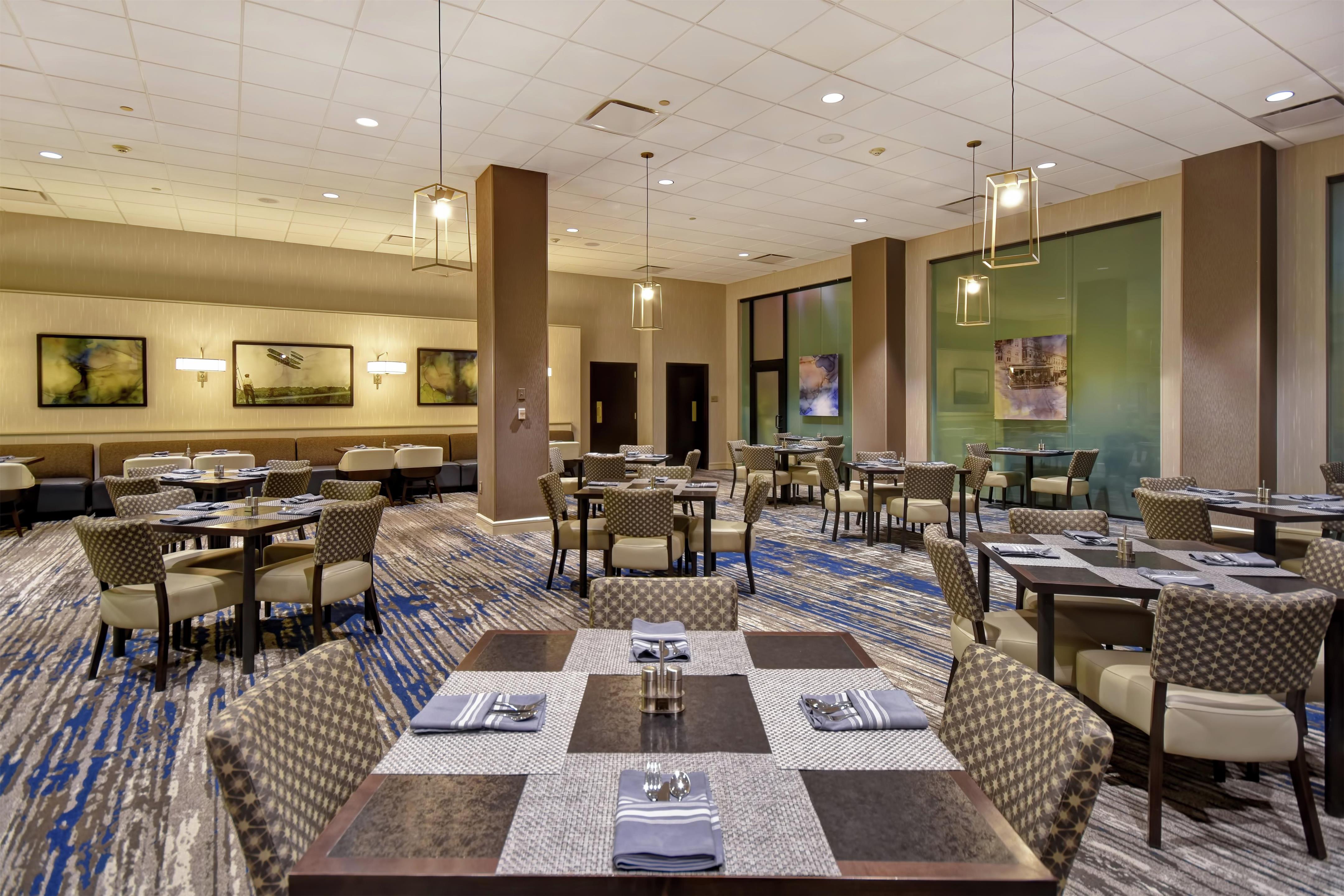 Restaurant | Embassy Suites by Hilton Montgomery Hotel & Conference Ctr