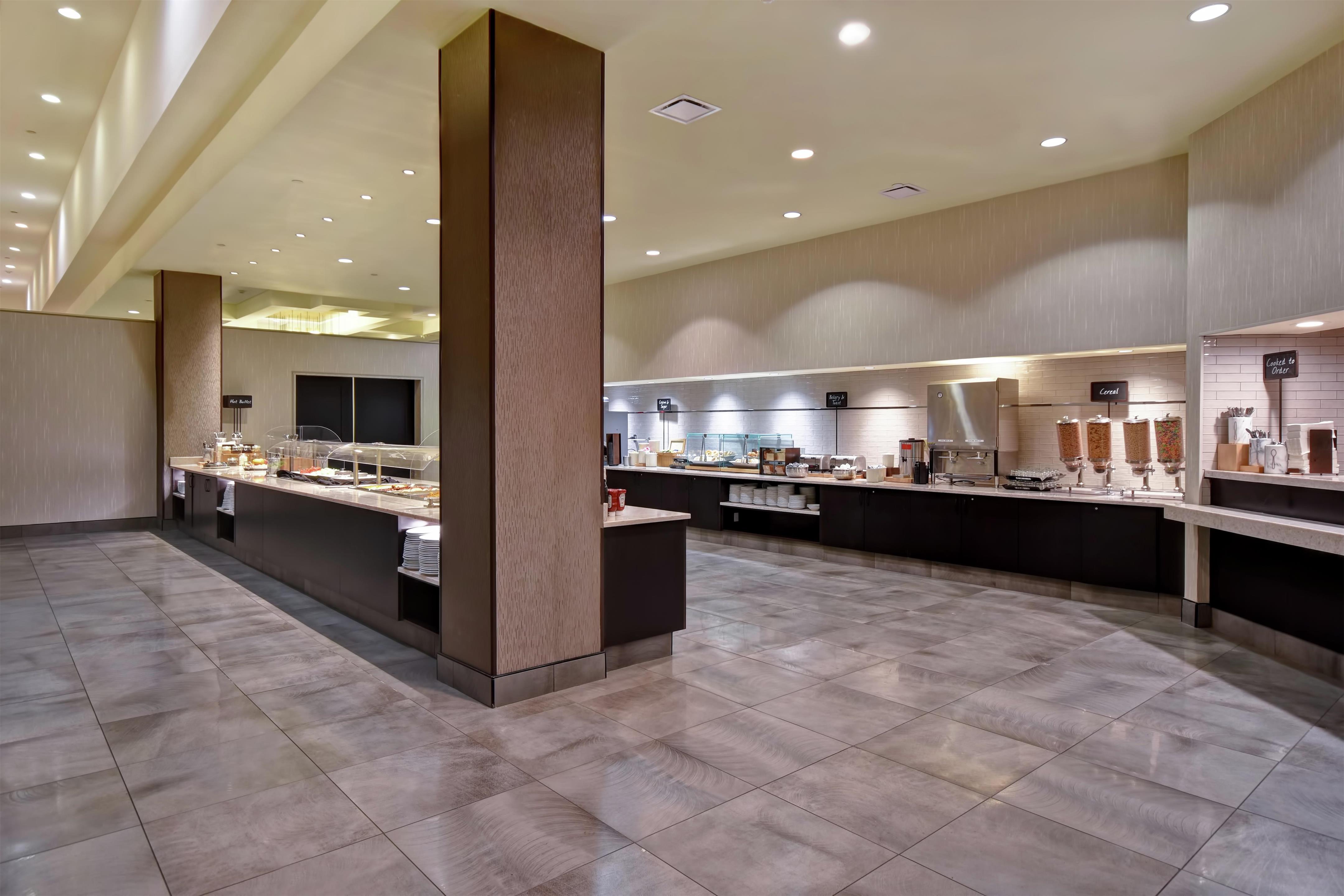 Breakfast Area | Embassy Suites by Hilton Montgomery Hotel & Conference Ctr