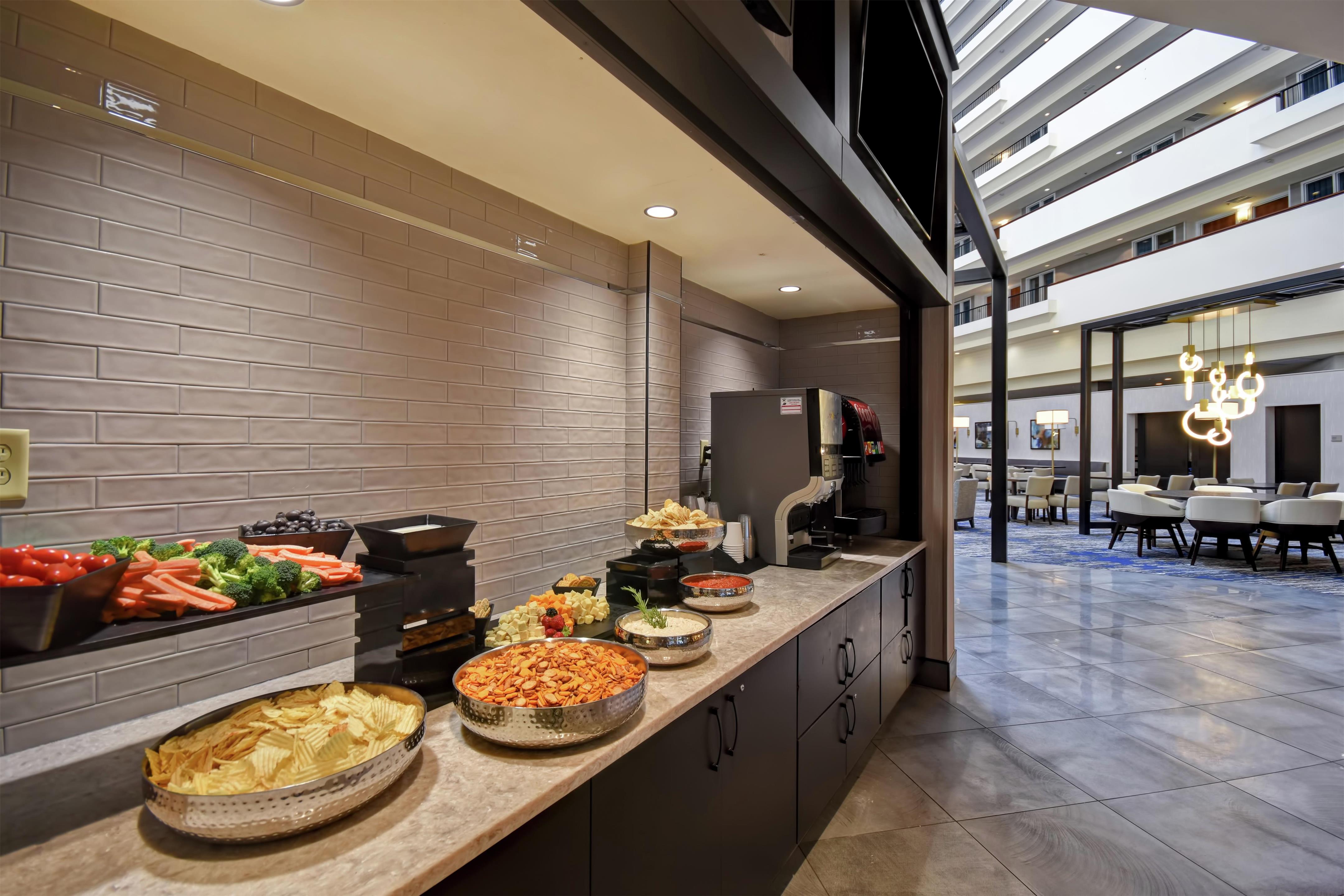 Restaurant | Embassy Suites by Hilton Montgomery Hotel & Conference Ctr