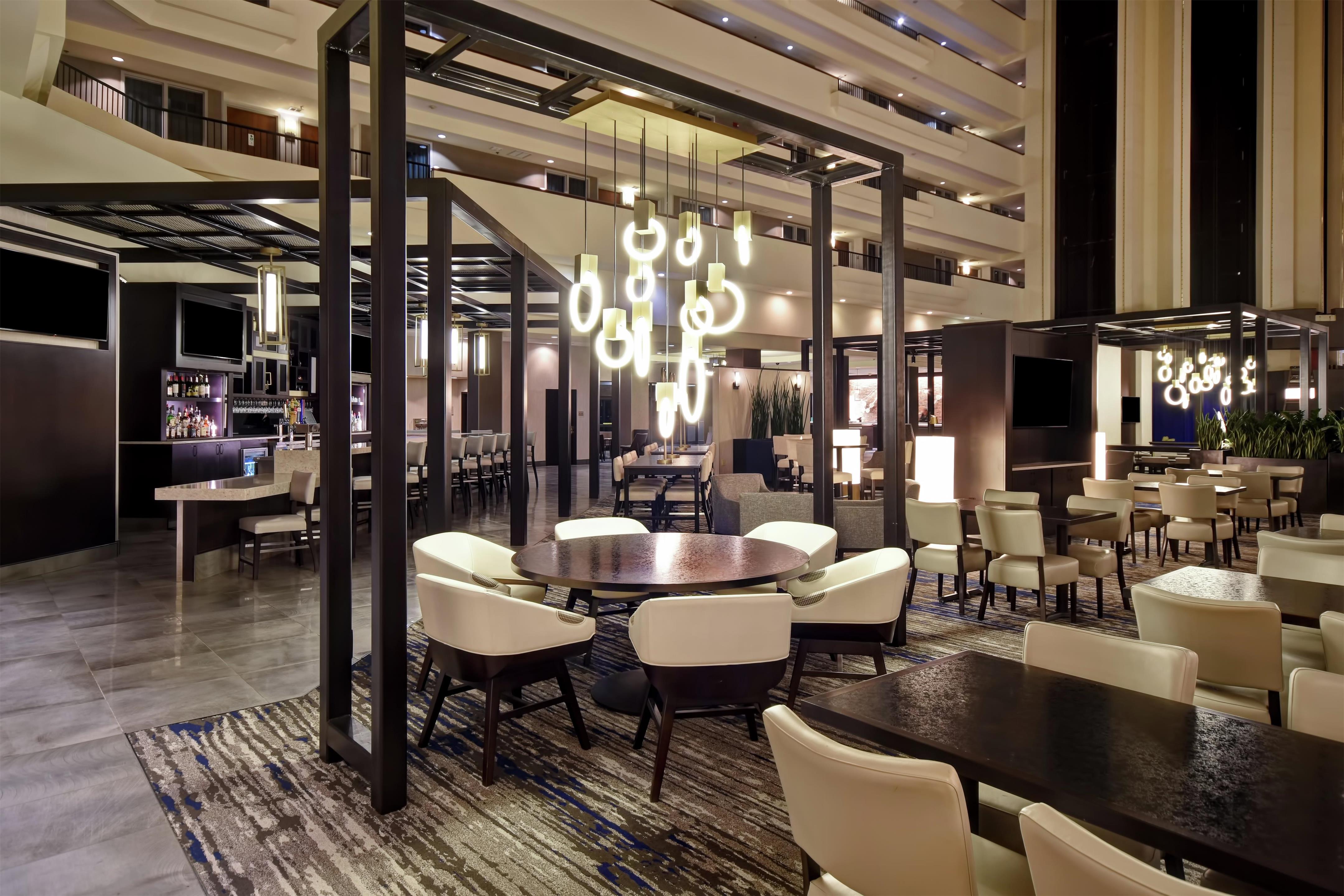 BarLounge | Embassy Suites by Hilton Montgomery Hotel & Conference Ctr