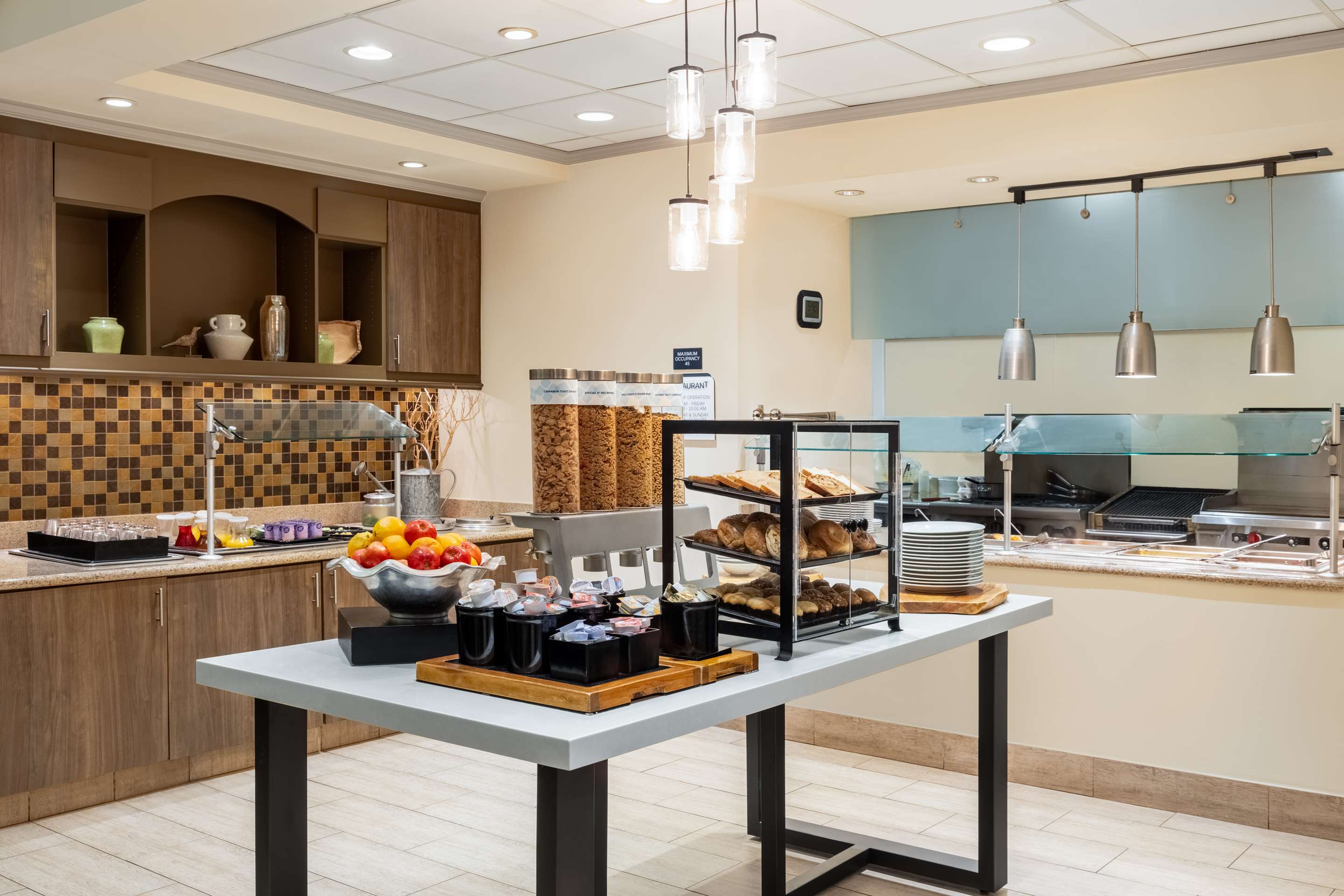 Breakfast Area | Hilton Garden Inn Montgomery East