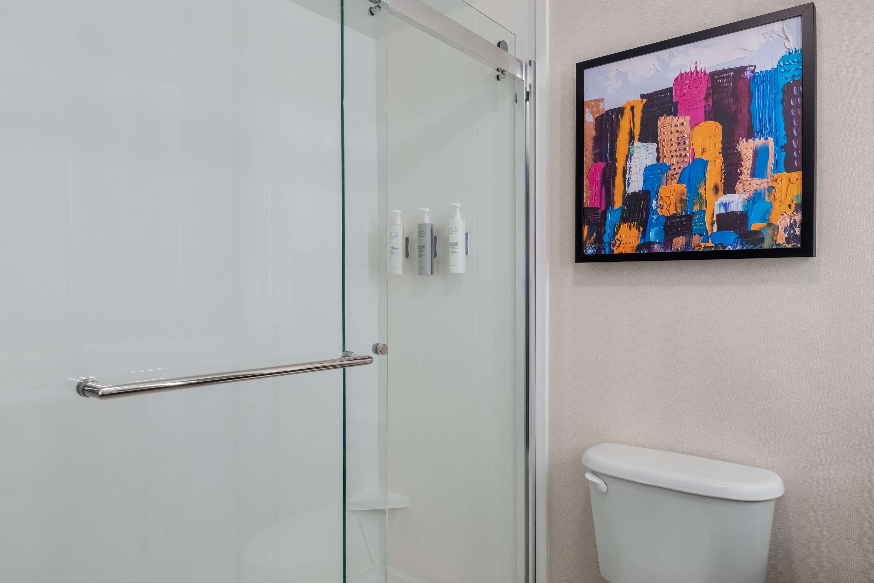 Guest room bath