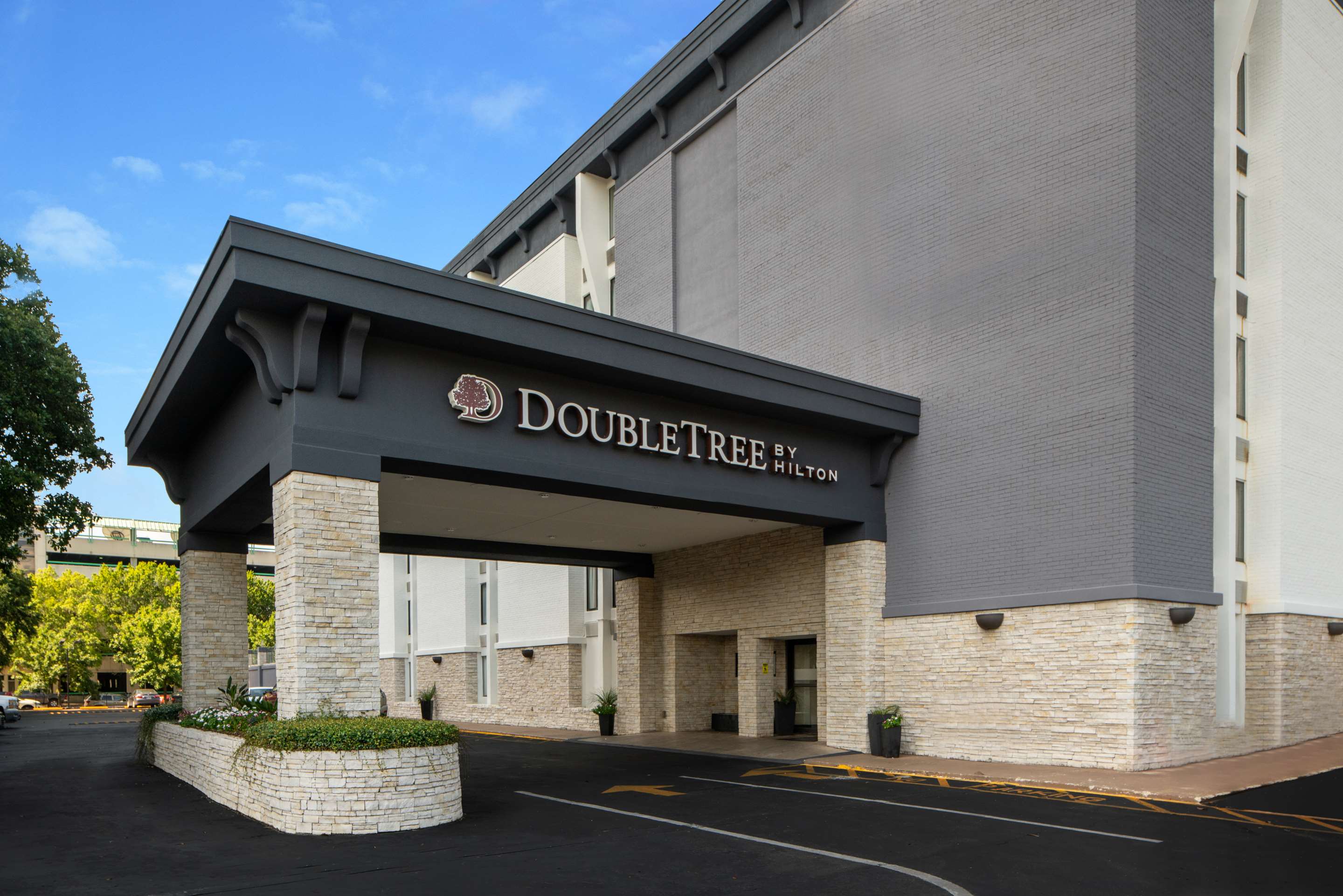 Exterior | Doubletree by Hilton Hotel Montgomery Downtown