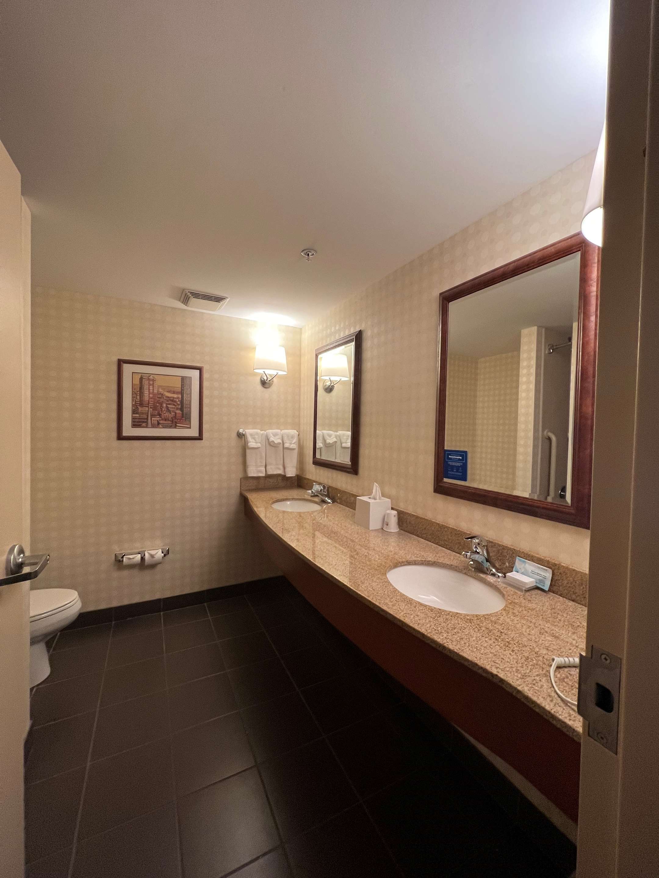 Guest room bath