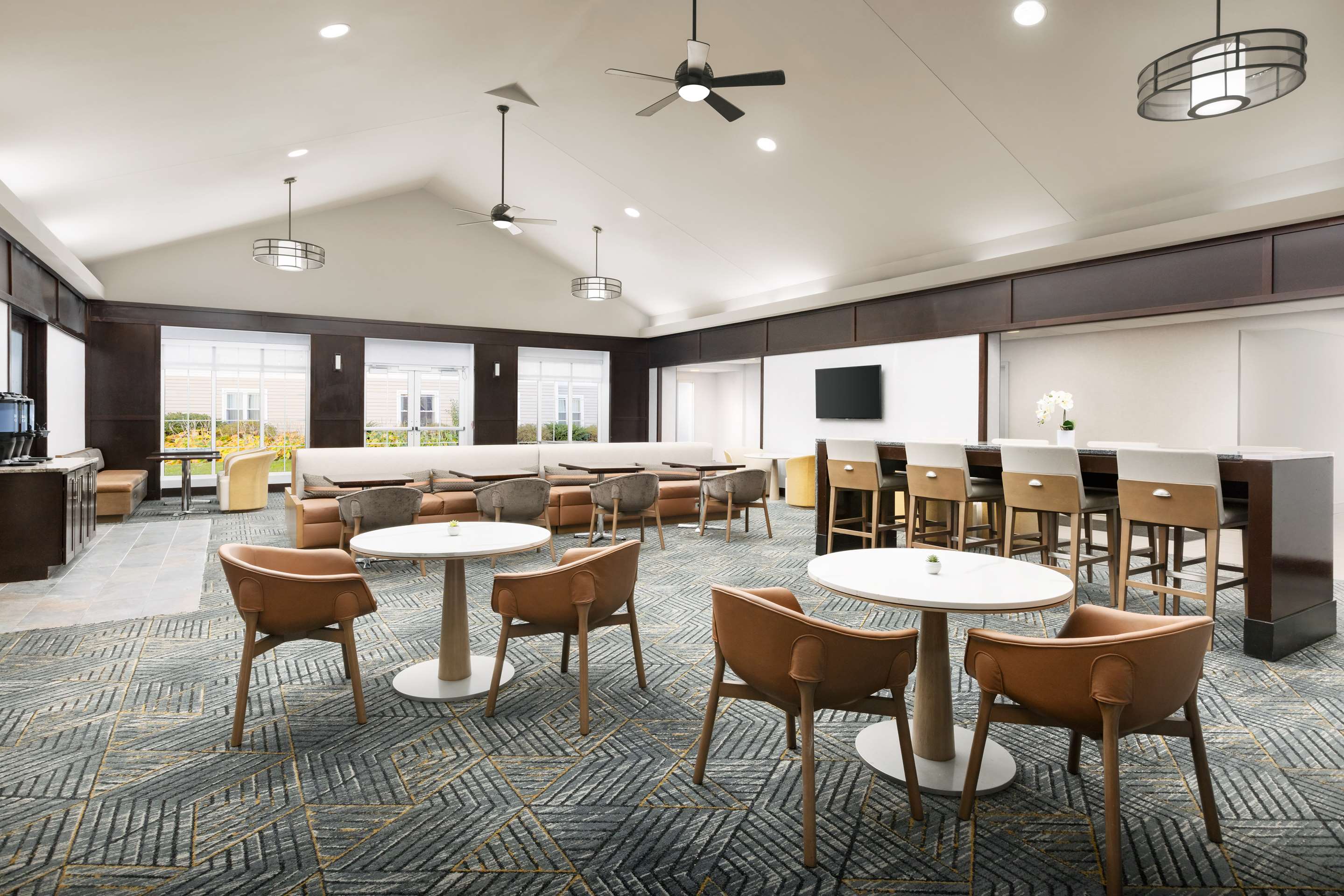 Breakfast Area | Homewood Suites by Hilton Manchester/Airport