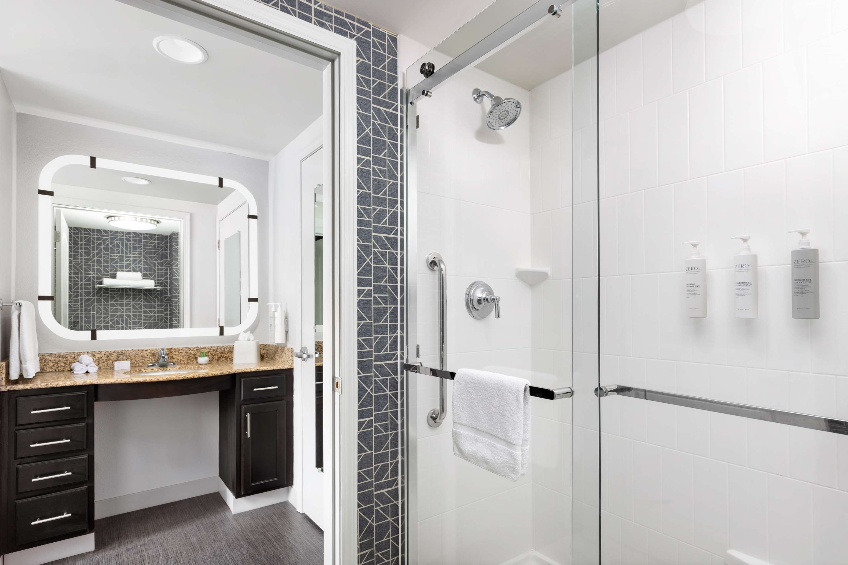 Guest room bath