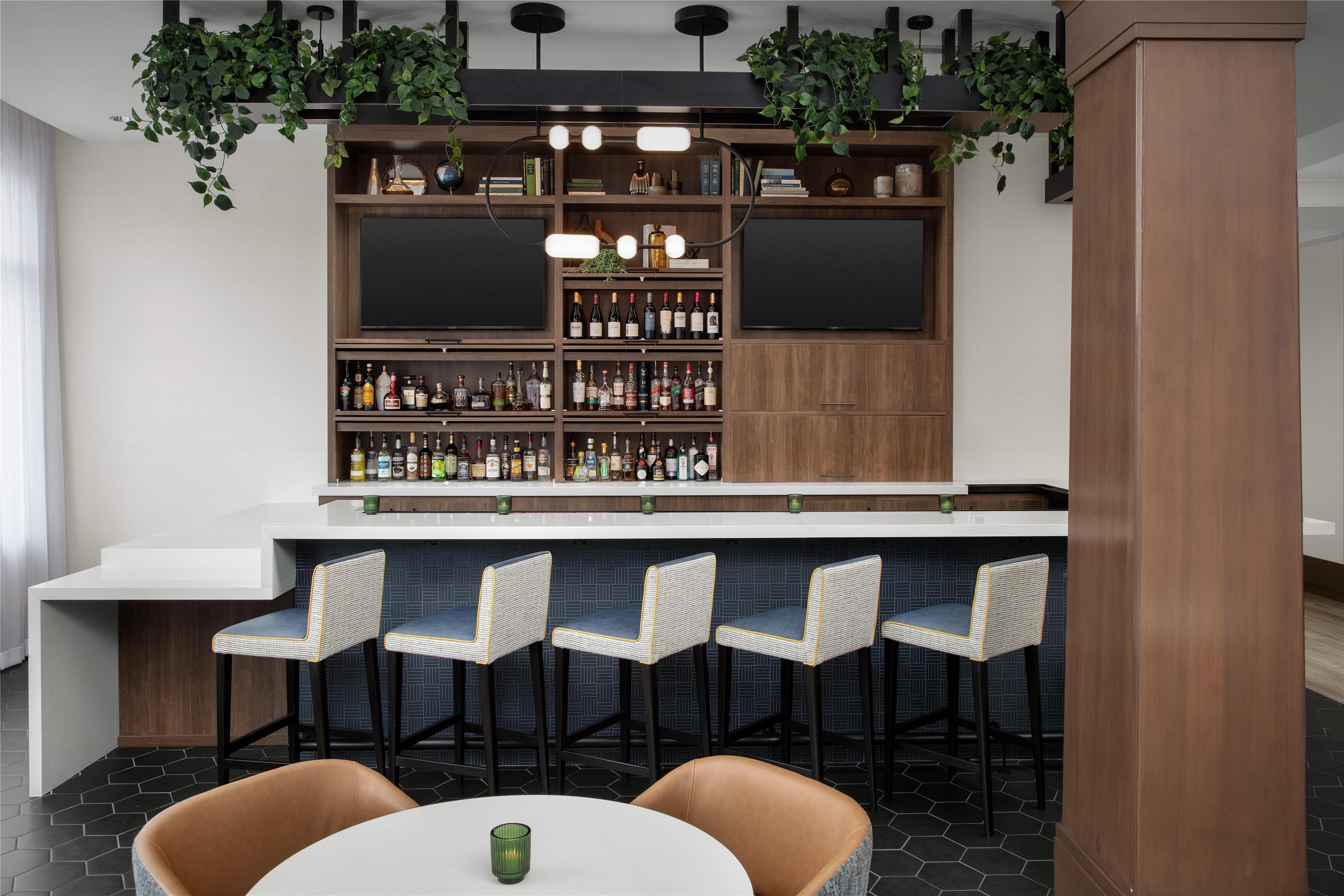 BarLounge | Hilton Garden Inn Portsmouth Downtown