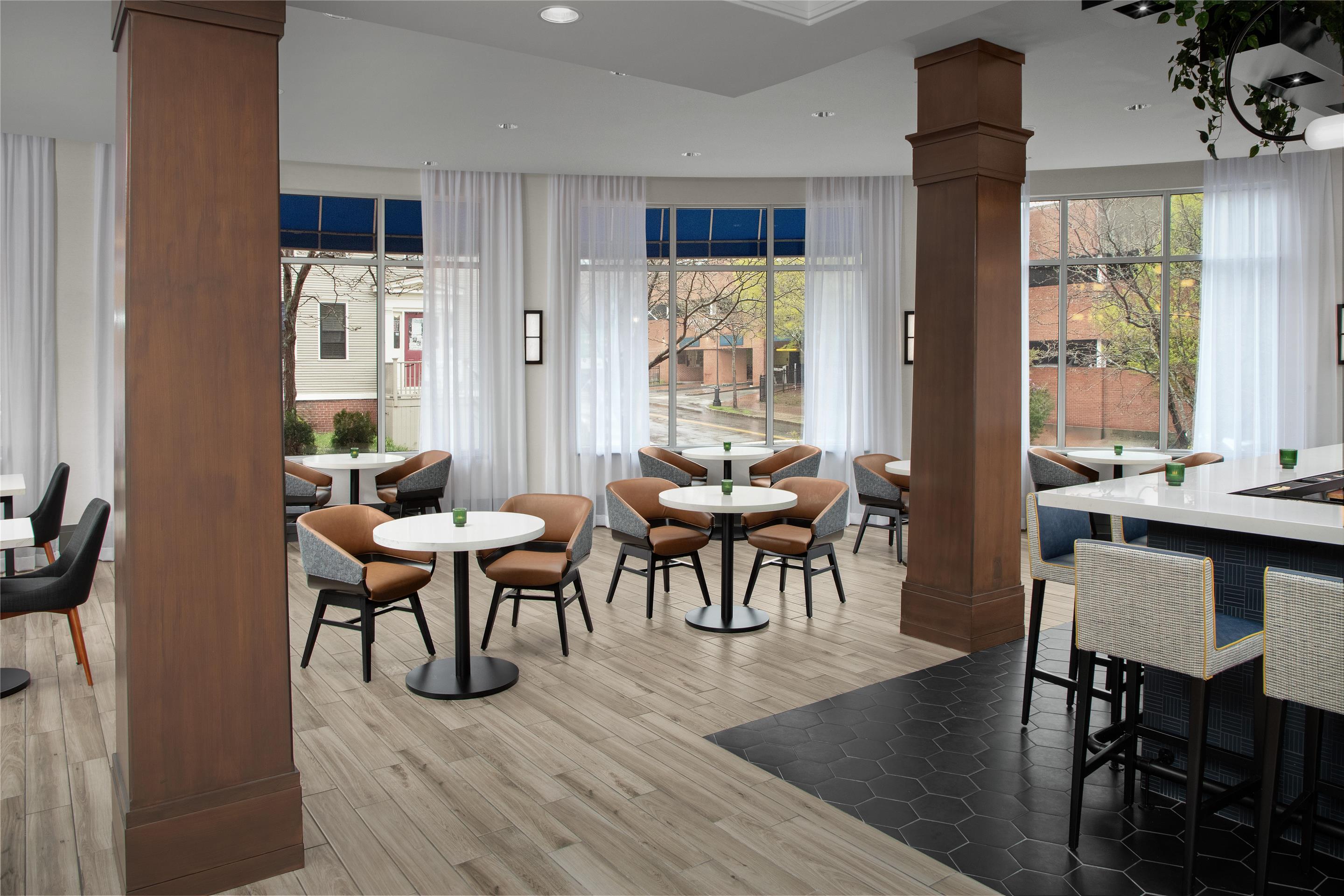 BarLounge | Hilton Garden Inn Portsmouth Downtown