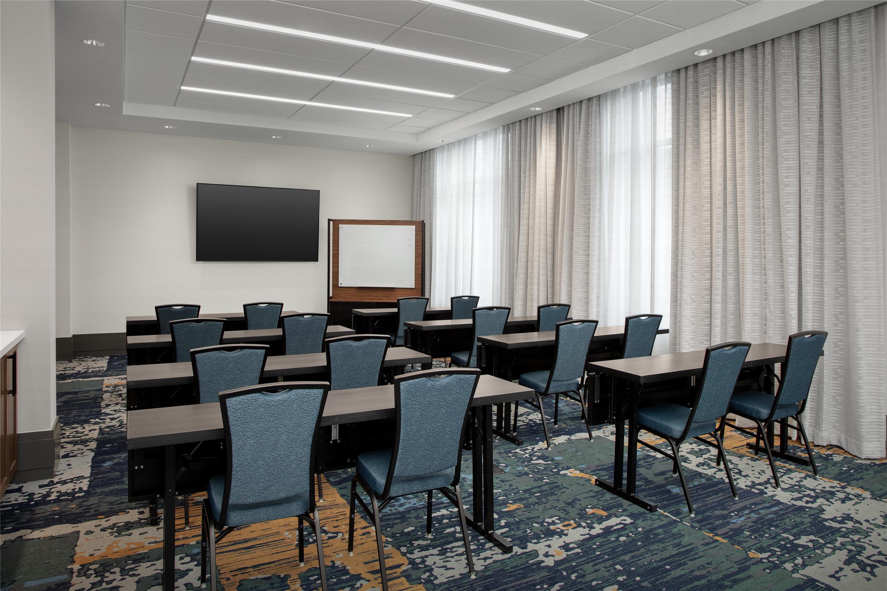 Meeting Room | Hilton Garden Inn Portsmouth Downtown
