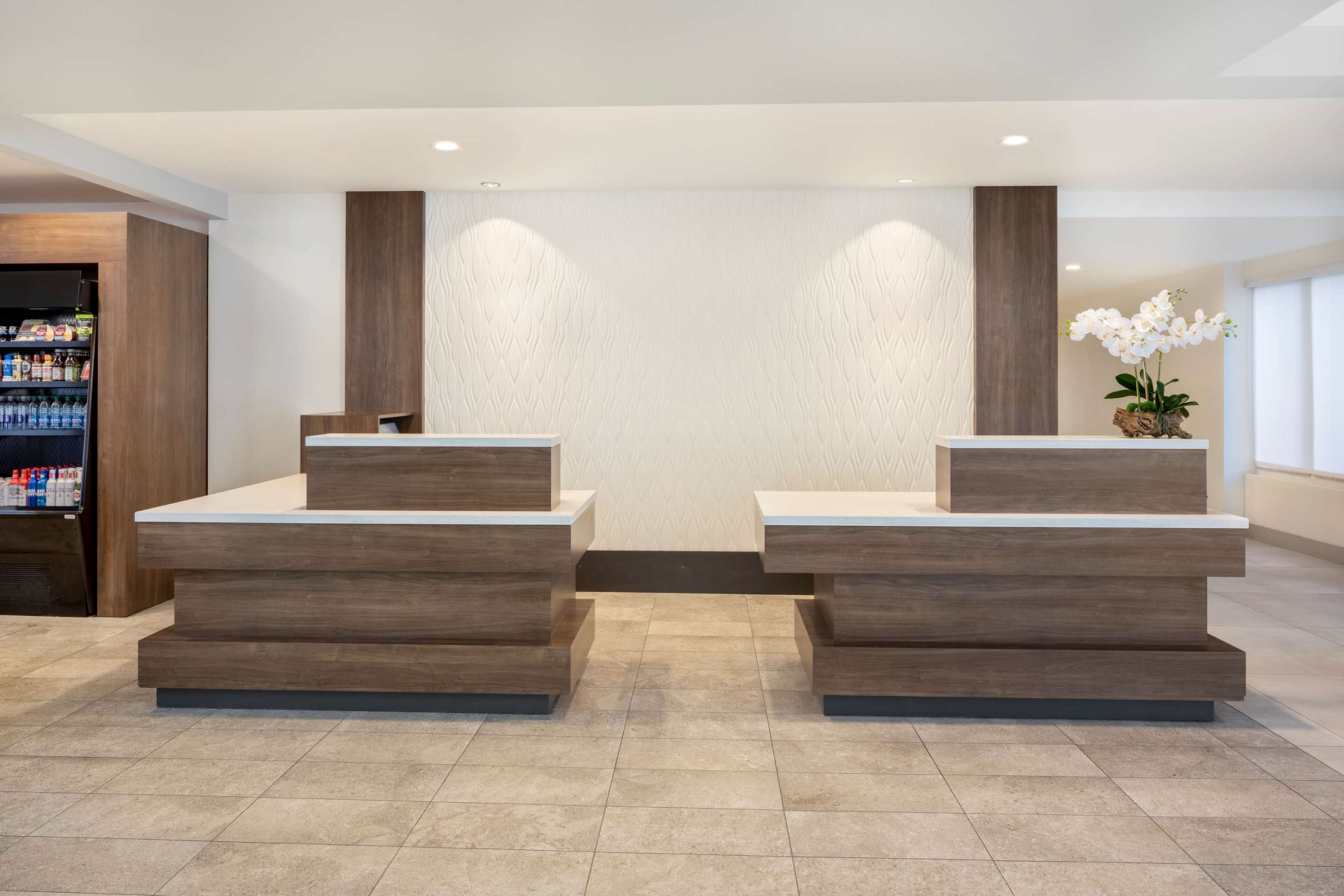 Reception | Hilton Garden Inn Miami Airport West