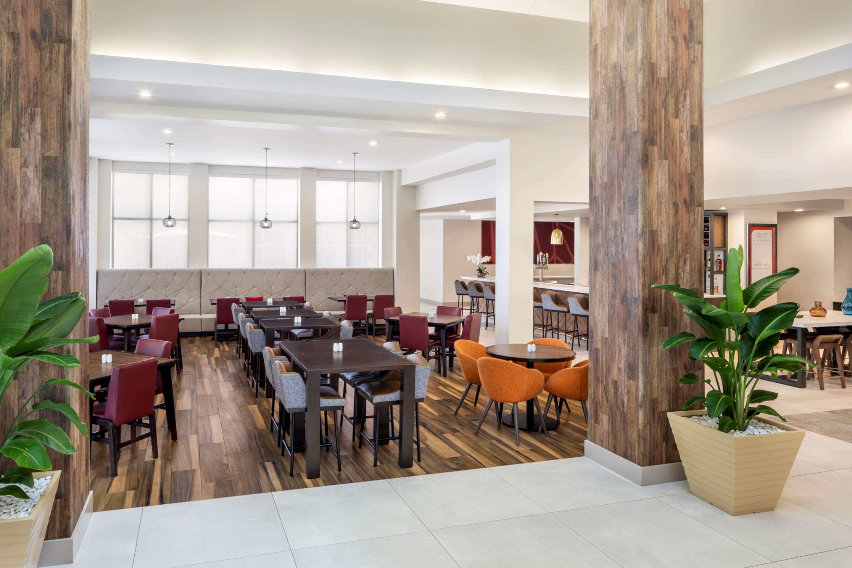 Restaurant | Hilton Garden Inn Miami Airport West