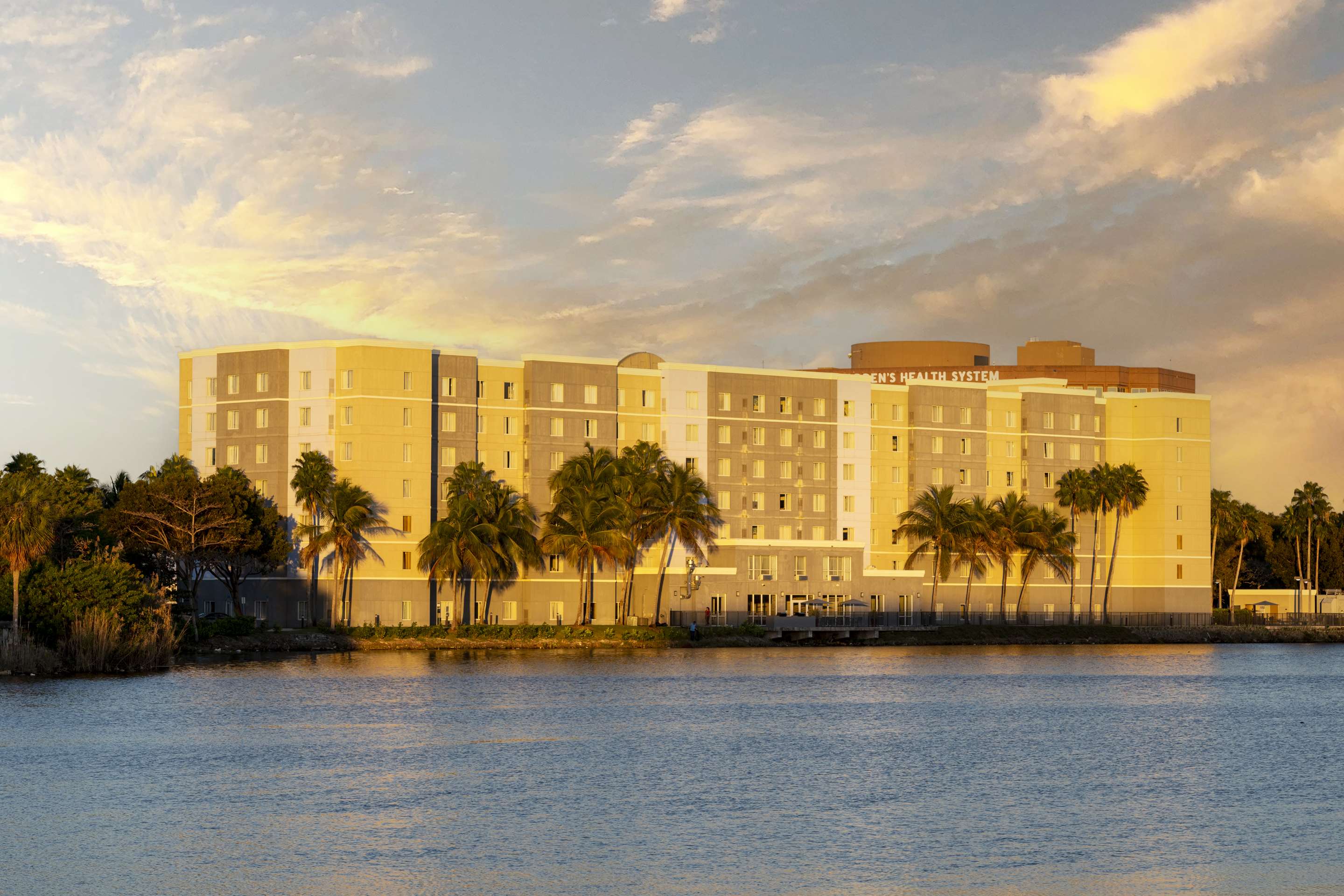 Exterior | Homewood Suites by Hilton Miami-Airport/Blue Lagoon