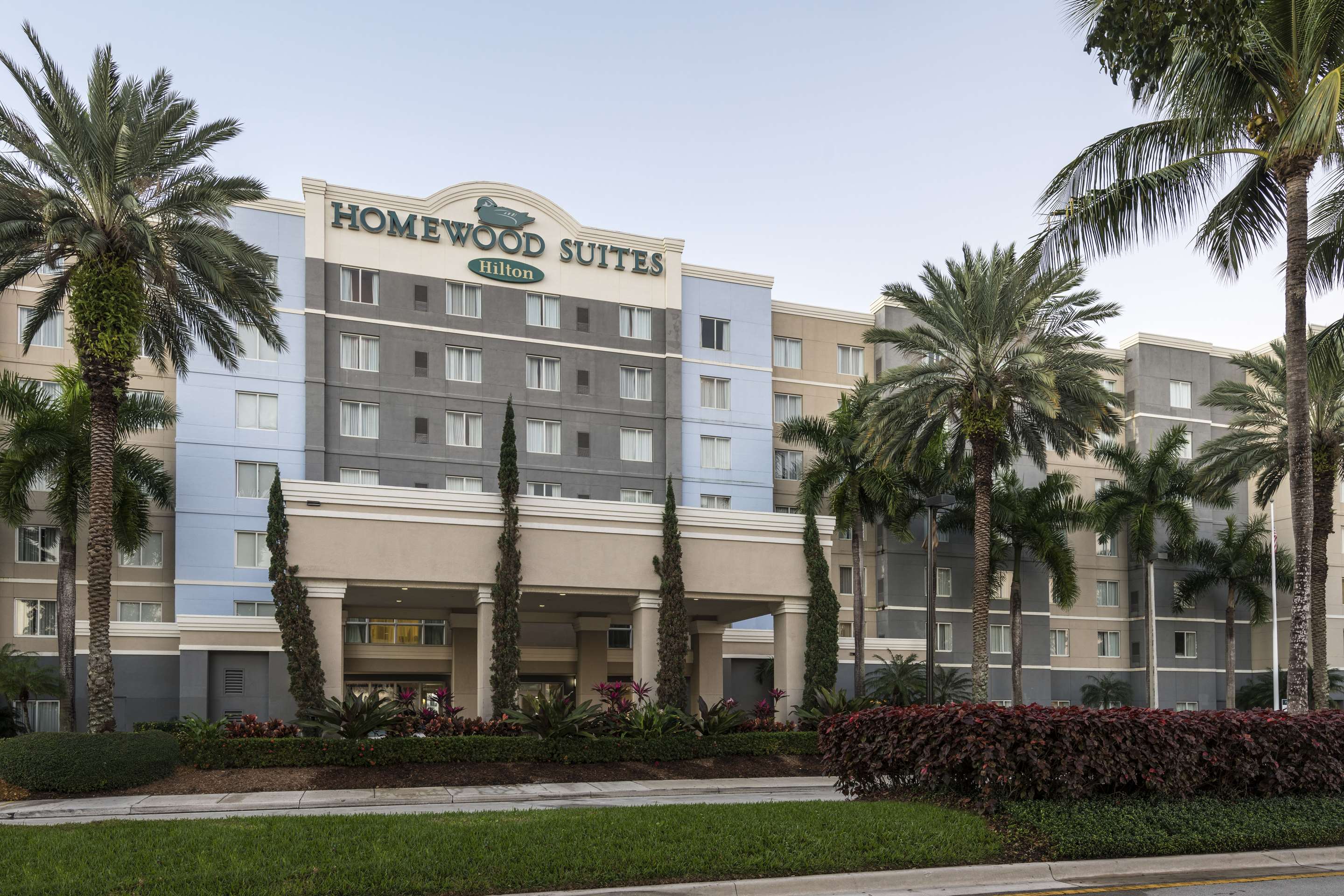 Exterior | Homewood Suites by Hilton Miami-Airport/Blue Lagoon