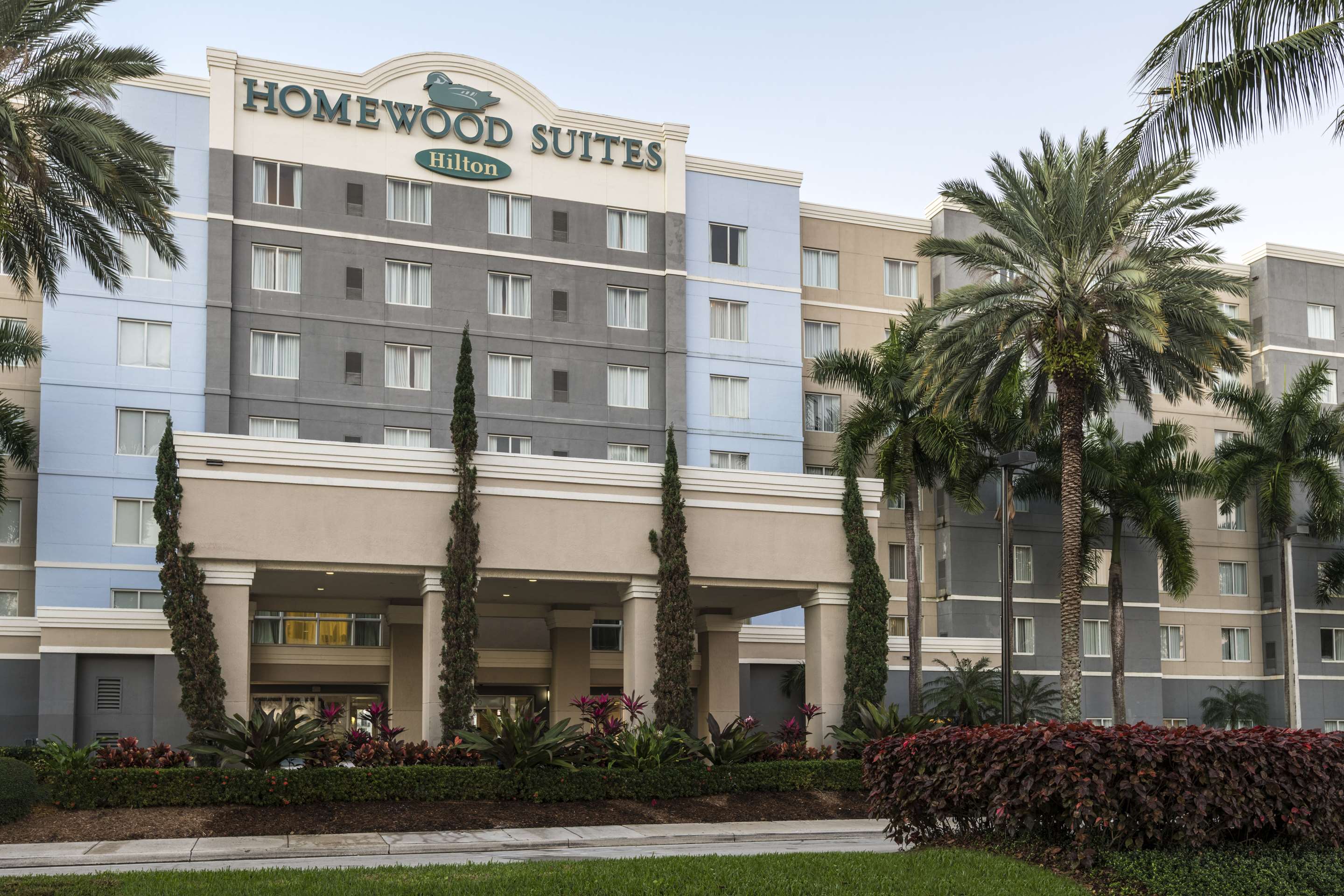 Exterior | Homewood Suites by Hilton Miami-Airport/Blue Lagoon