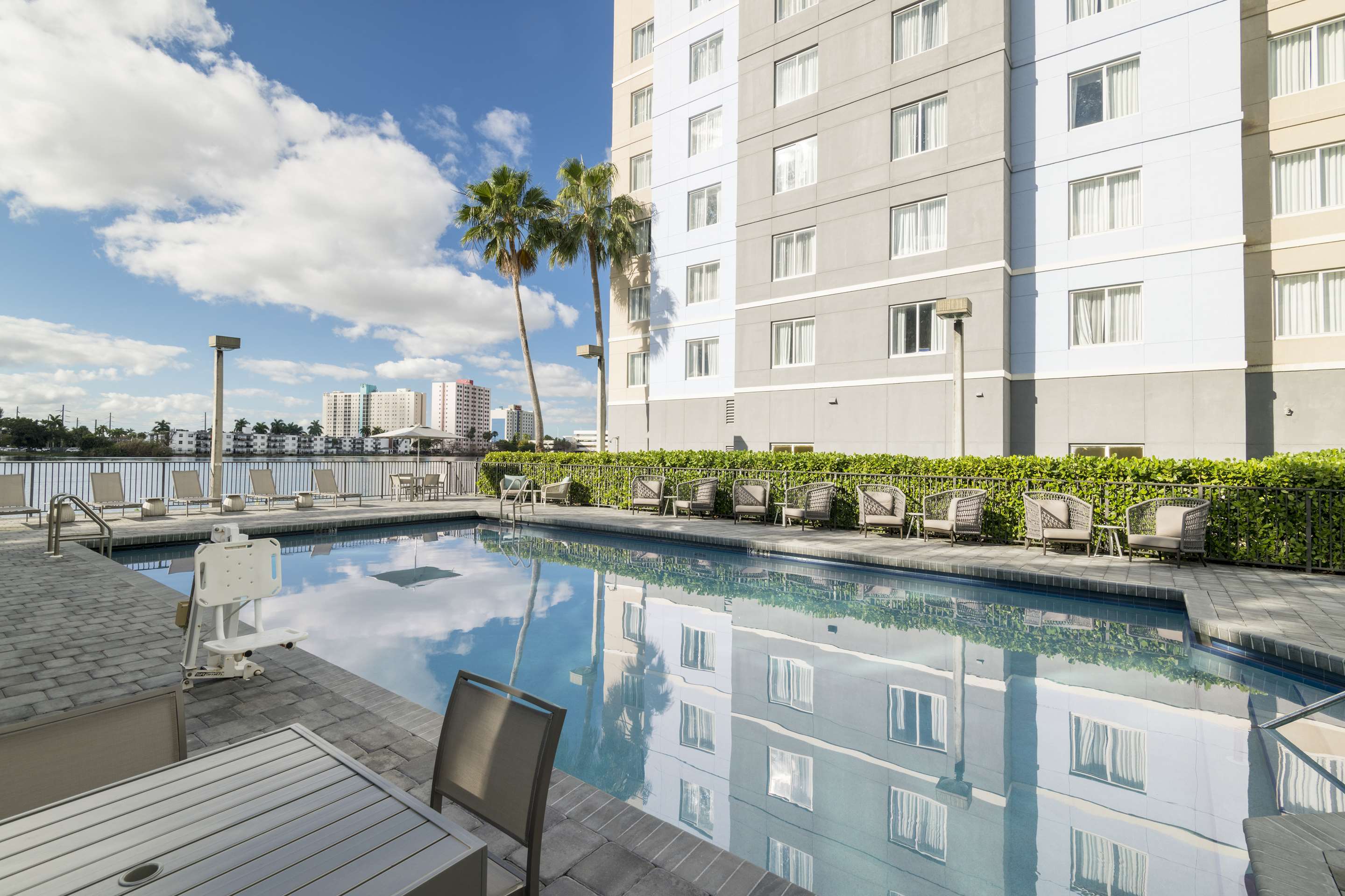 Pool | Homewood Suites by Hilton Miami-Airport/Blue Lagoon
