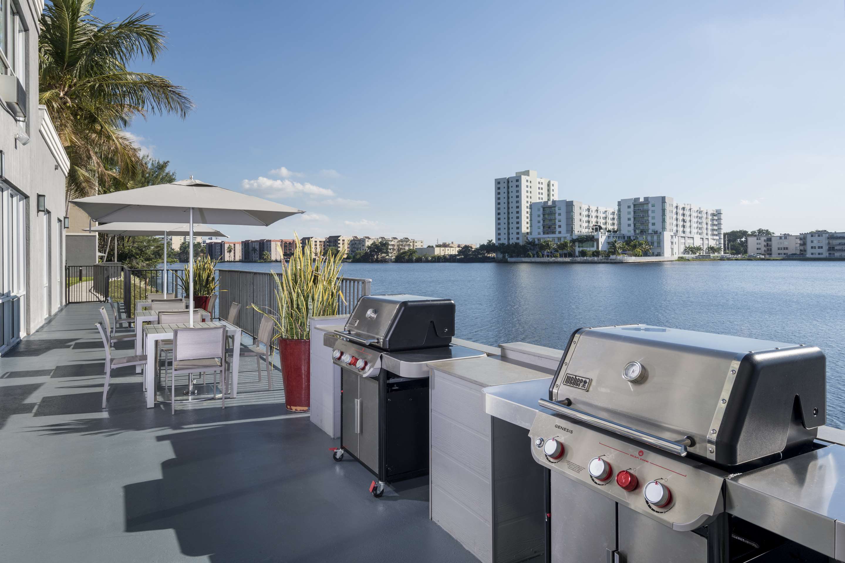 Restaurant | Homewood Suites by Hilton Miami-Airport/Blue Lagoon