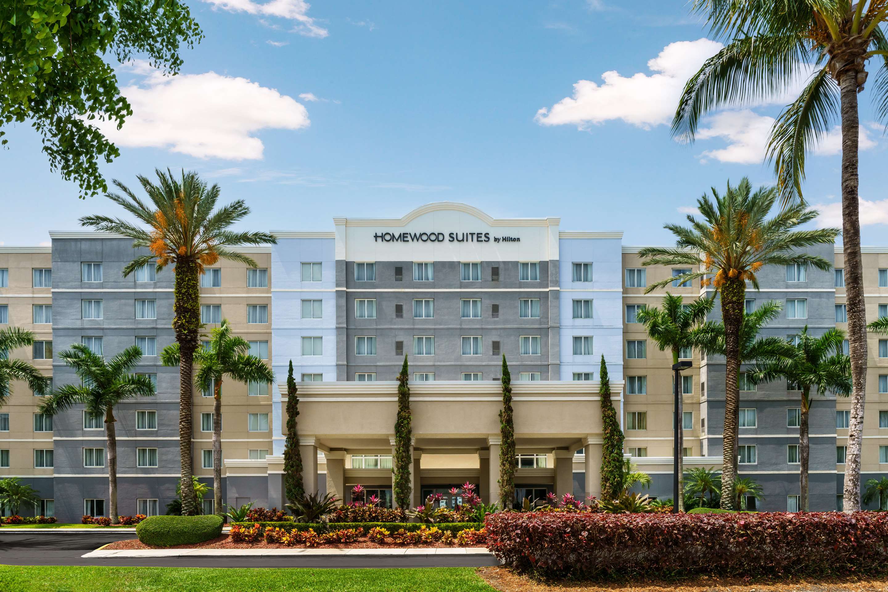 Exterior | Homewood Suites by Hilton Miami-Airport/Blue Lagoon