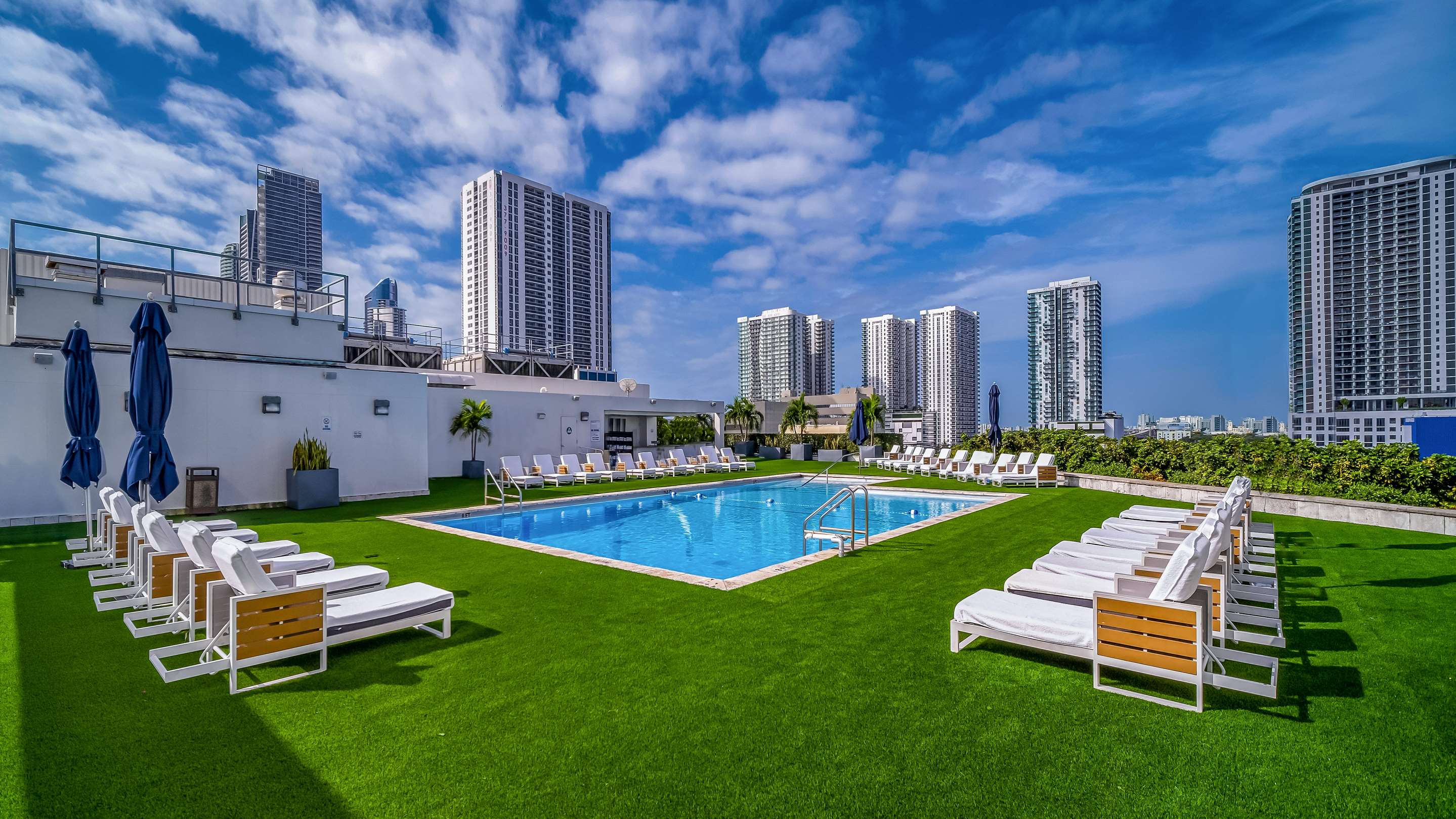 Pool | Hilton Miami Downtown
