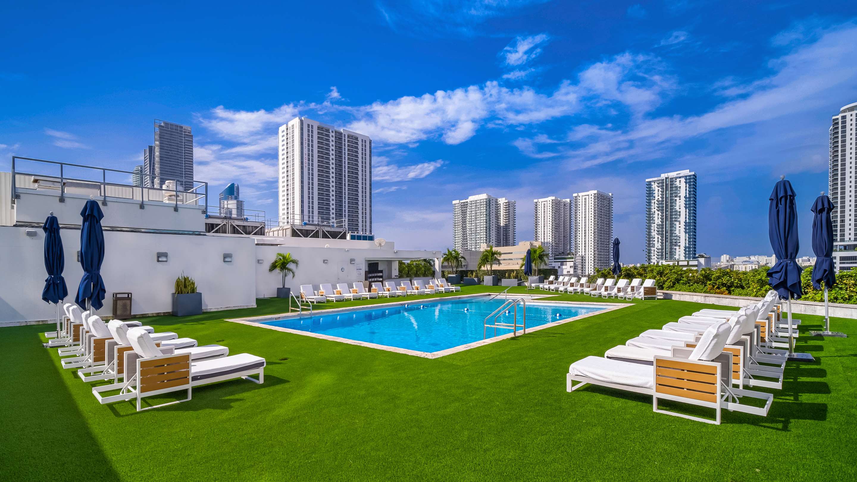 Pool | Hilton Miami Downtown
