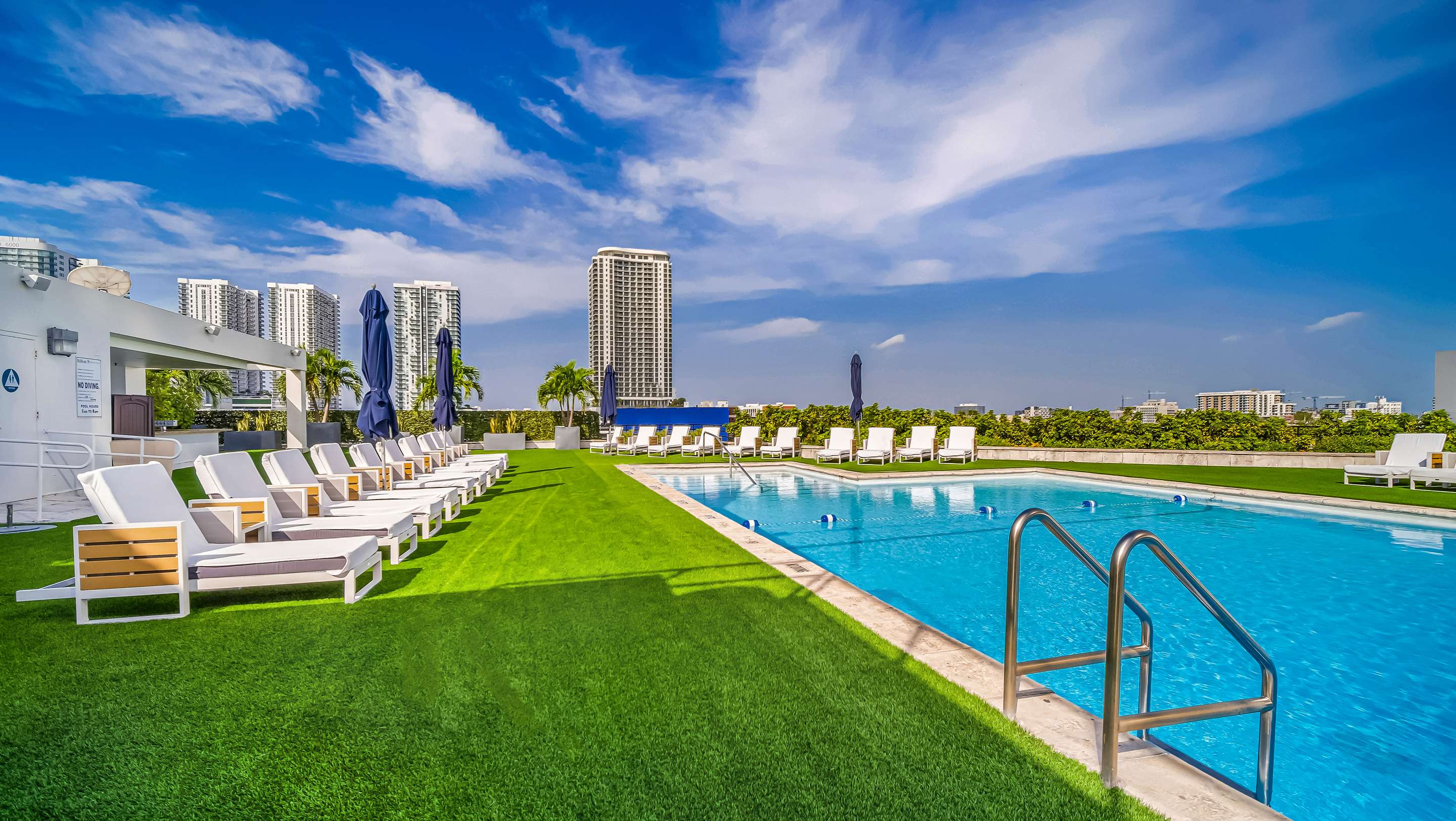 Pool | Hilton Miami Downtown