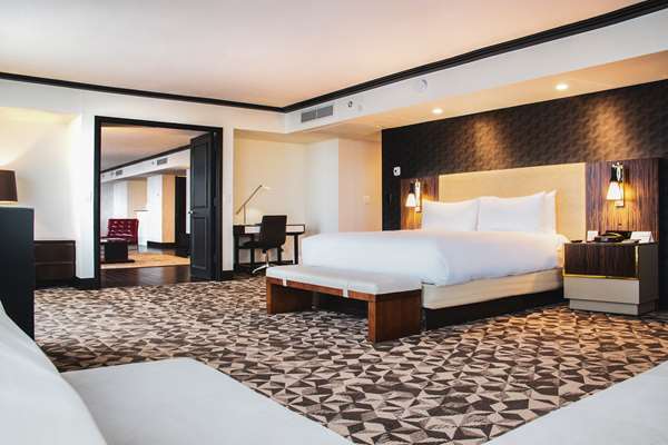  - Hilton Hotel Downtown Miami