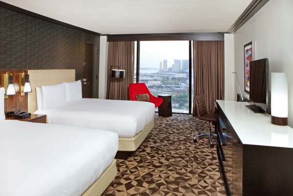  - Hilton Hotel Downtown Miami