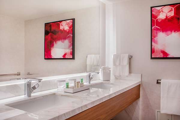  - Hilton Hotel Downtown Miami