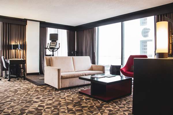  - Hilton Hotel Downtown Miami