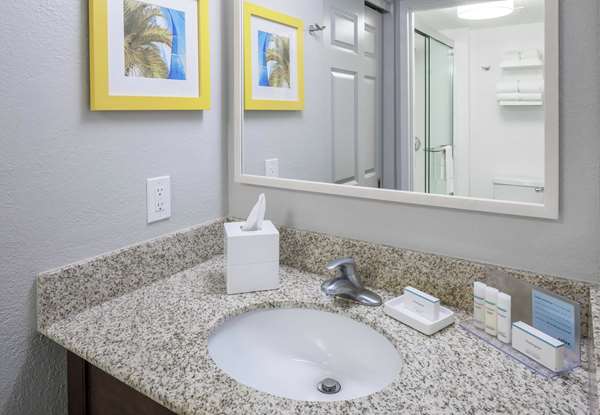  - Hampton Inn & Suites West Doral - FL Turnpike, Exit 29