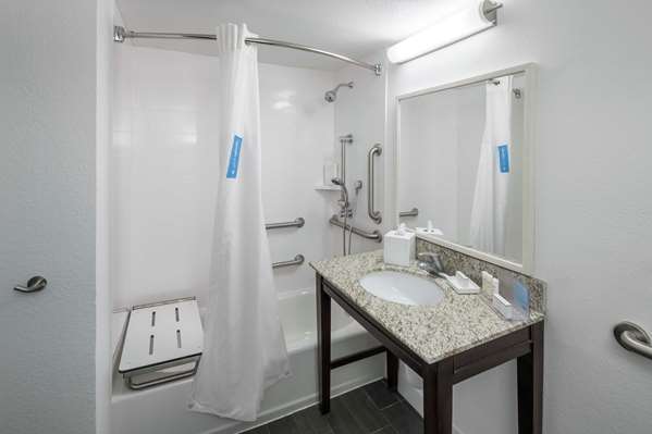  - Hampton Inn & Suites West Doral - FL Turnpike, Exit 29