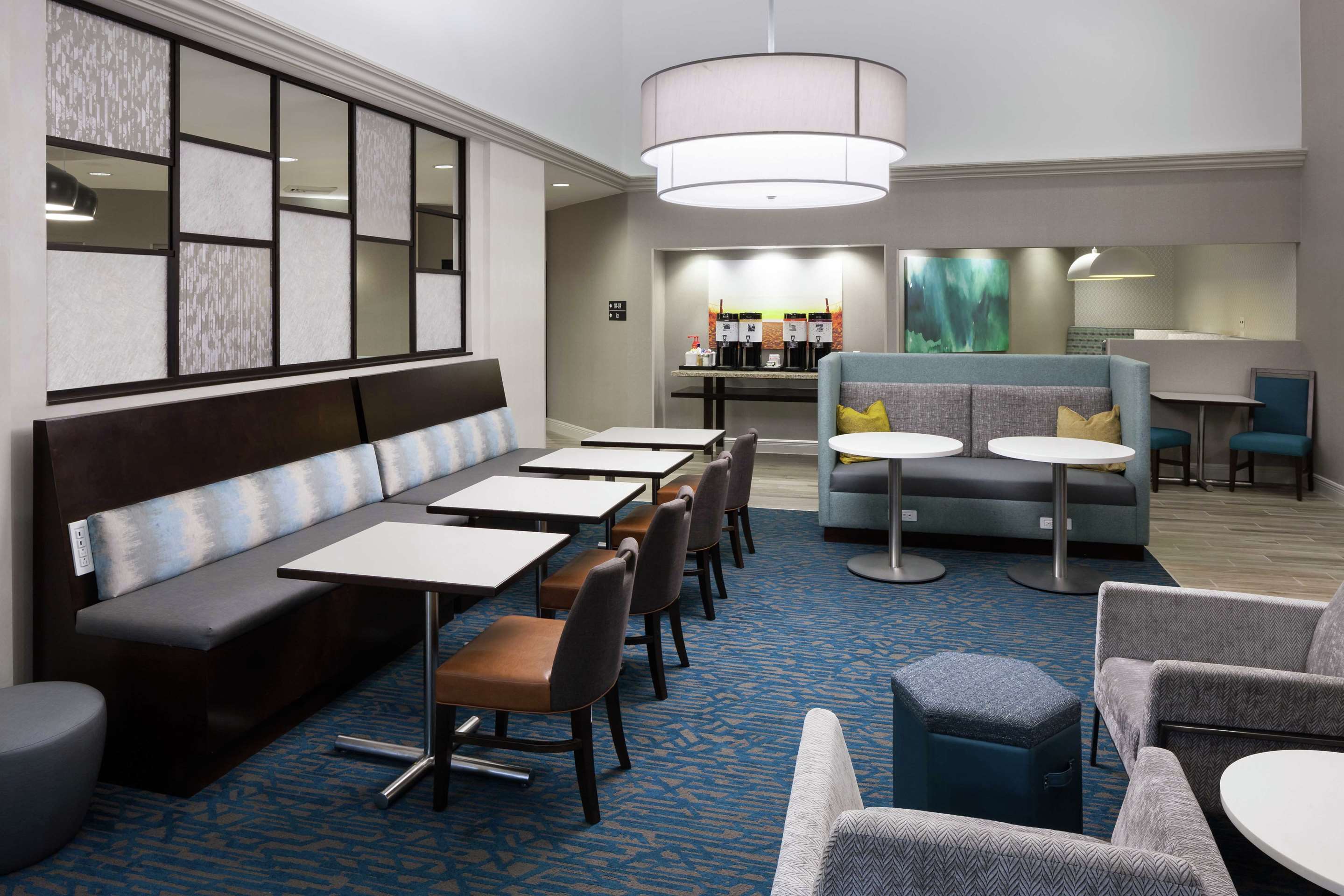 Lobby | Hampton Inn & Suites Miami-Doral Dolphin Mall