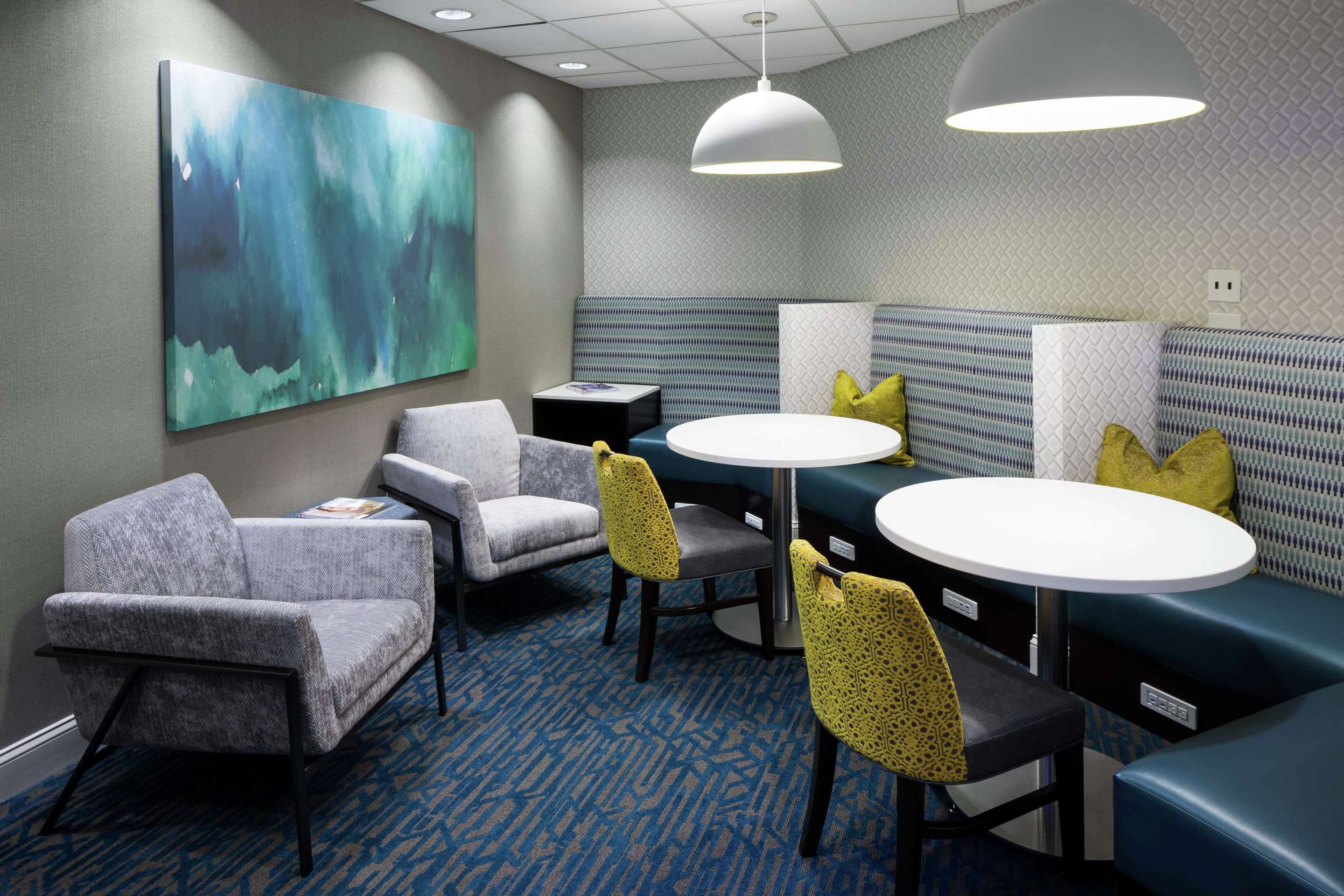 Lobby | Hampton Inn & Suites Miami-Doral Dolphin Mall
