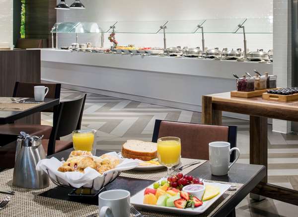 Restaurant - DoubleTree by Hilton Hotel Airport Miami