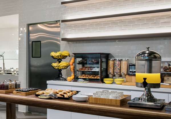 Restaurant - DoubleTree by Hilton Hotel Airport Miami