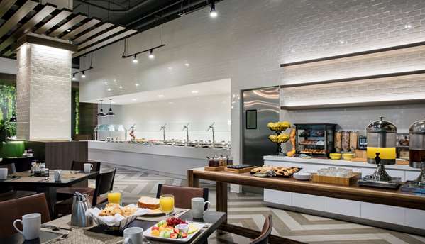 Restaurant - DoubleTree by Hilton Hotel Airport Miami