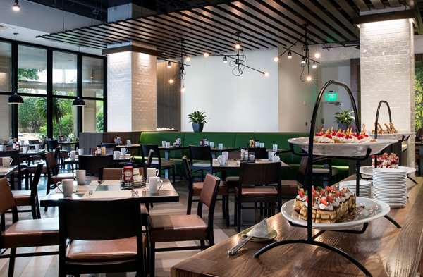 Restaurant - DoubleTree by Hilton Hotel Airport Miami