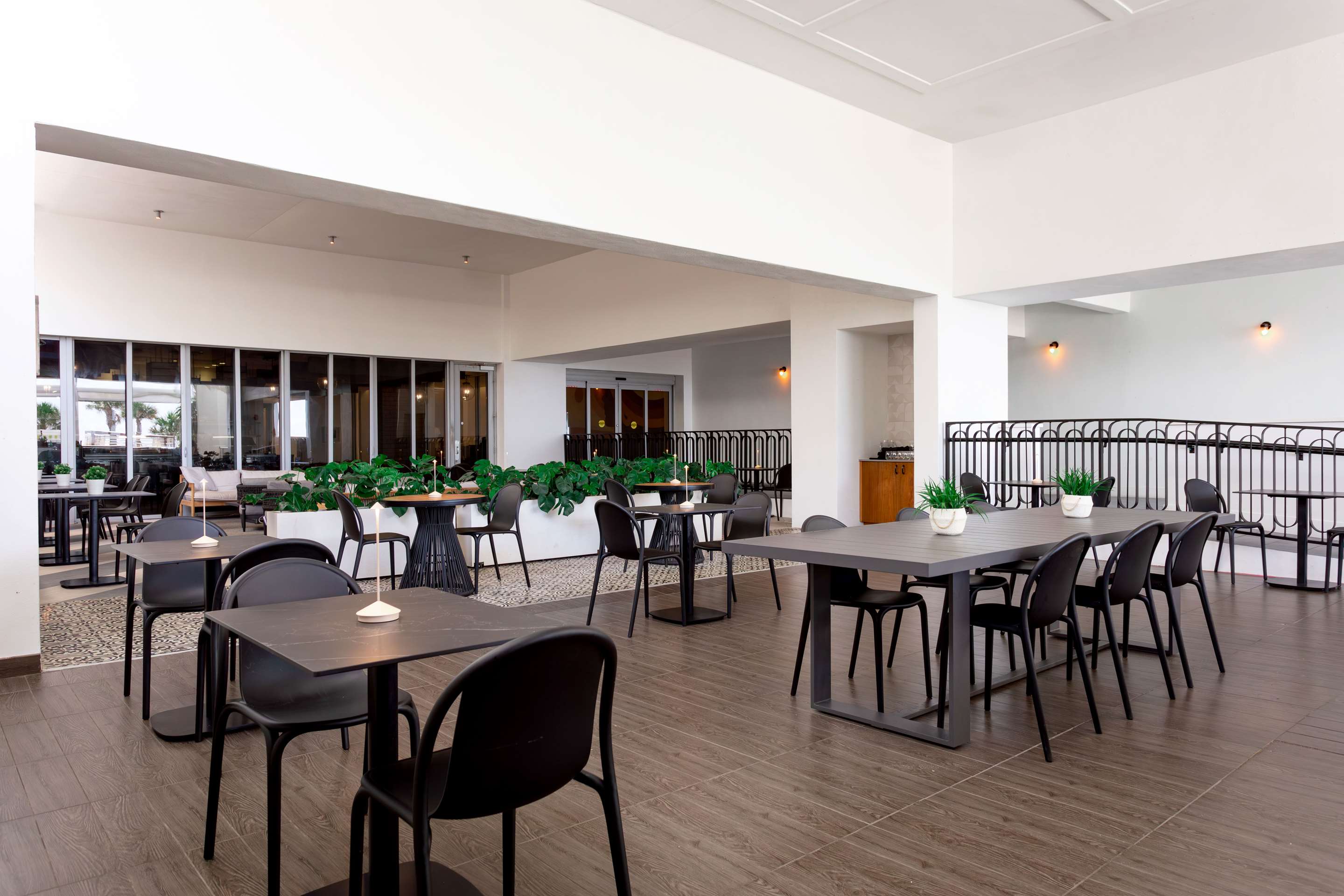 Restaurant | Hilton Cabana Miami Beach Resort