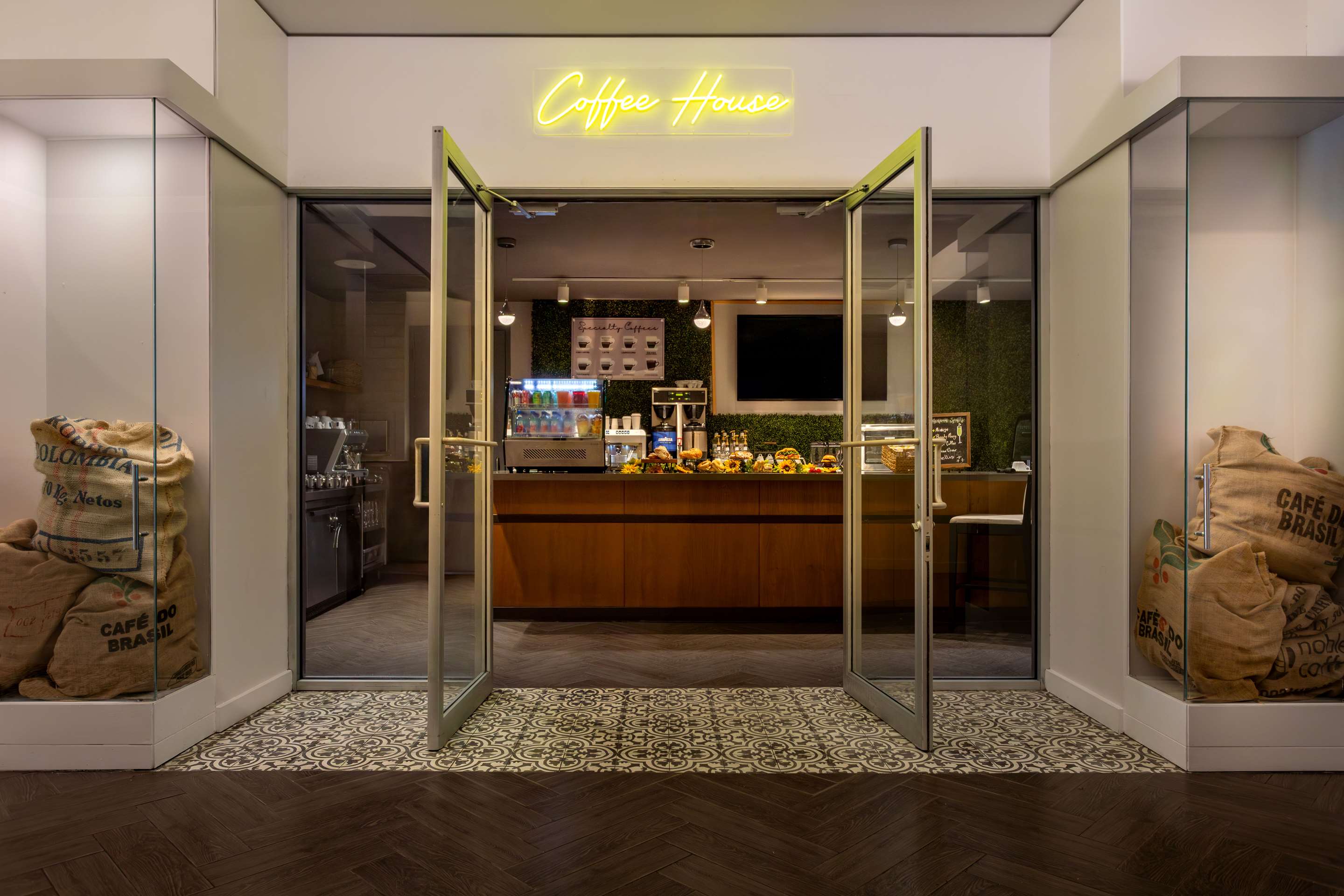 Restaurant | Hilton Cabana Miami Beach Resort