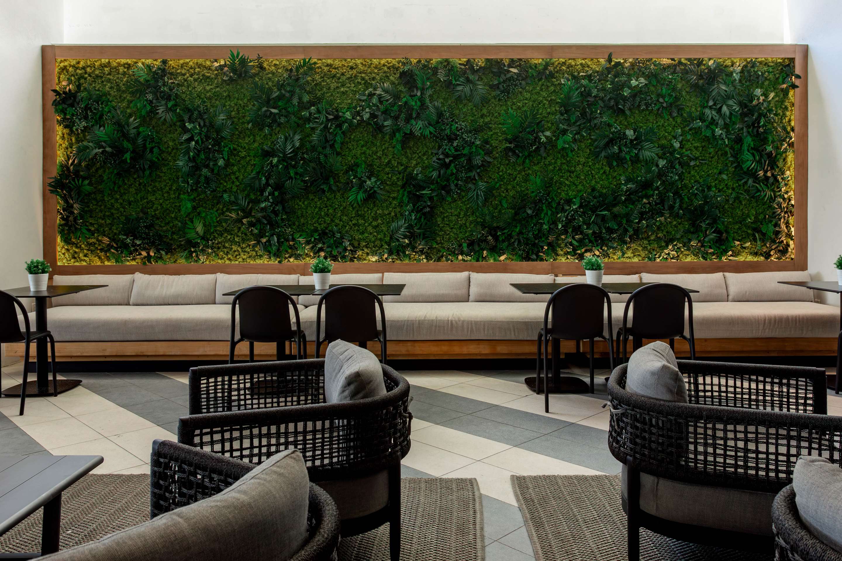 Restaurant | Hilton Cabana Miami Beach Resort
