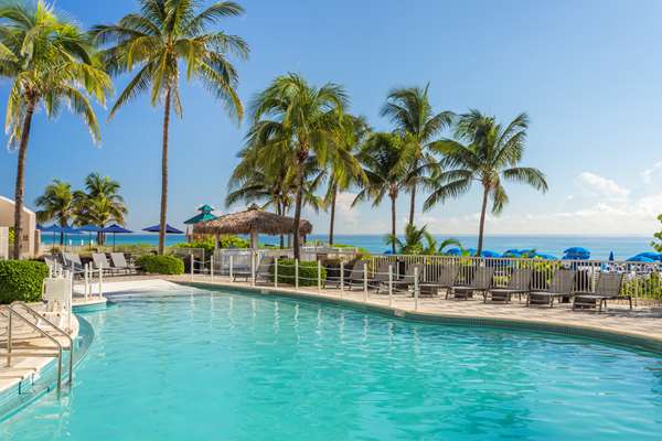 Pool - DoubleTree Resort & Spa by Hilton Ocean Point Sunny Isles Beach
