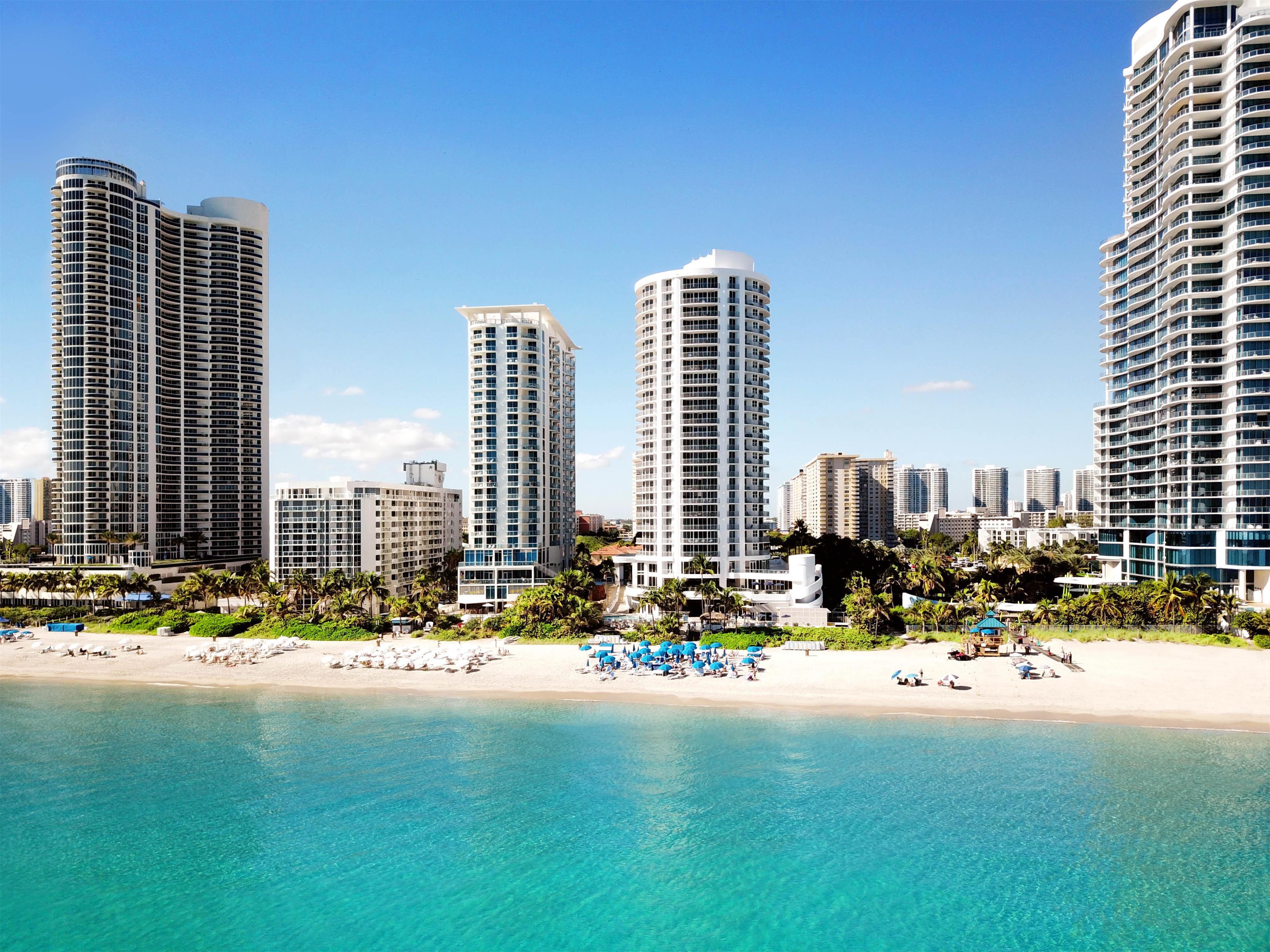 Exterior | DoubleTree Resort & Spa by Hilton Ocean Point-N. Miami Beach