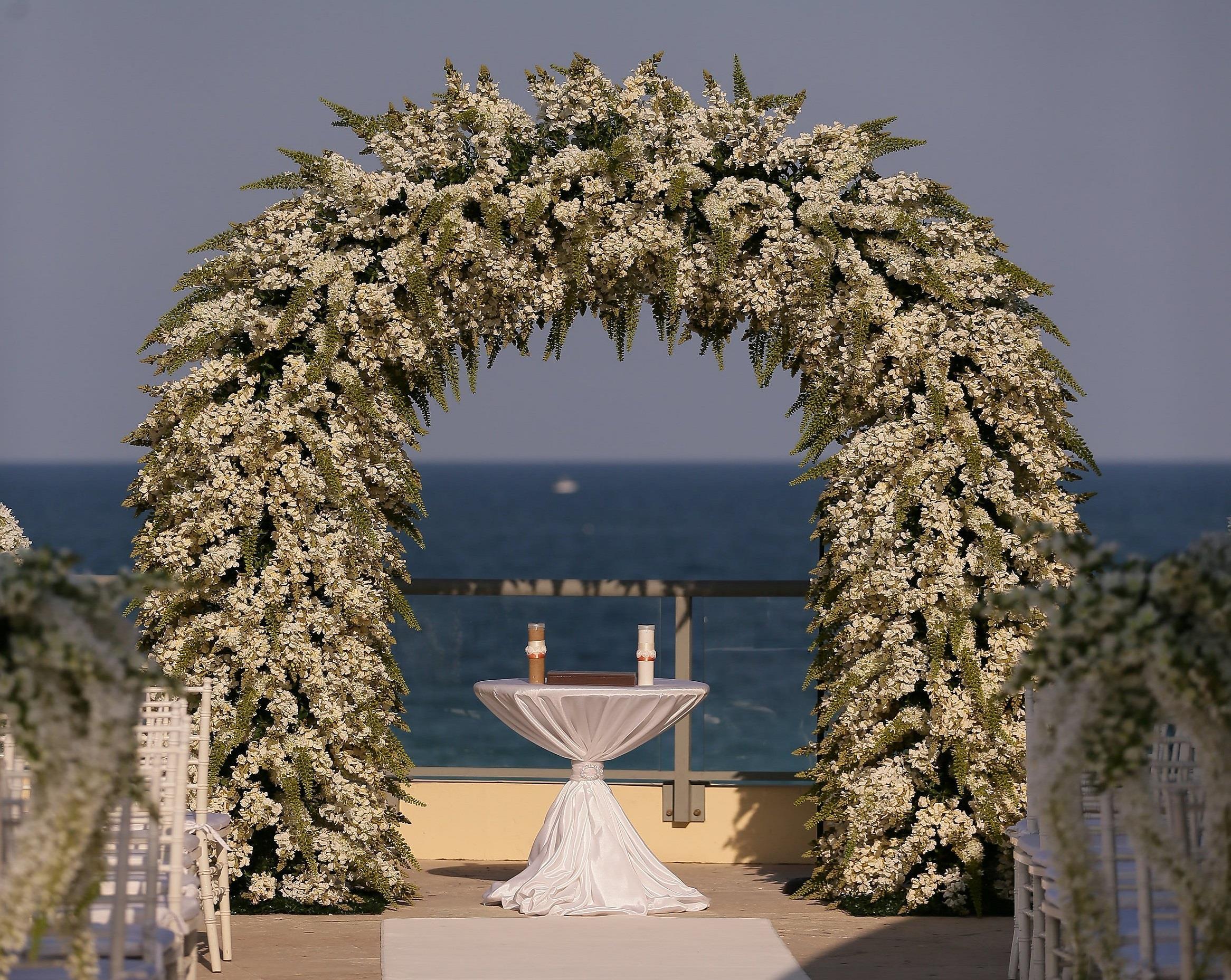 Exterior | DoubleTree Resort & Spa by Hilton Ocean Point-N. Miami Beach