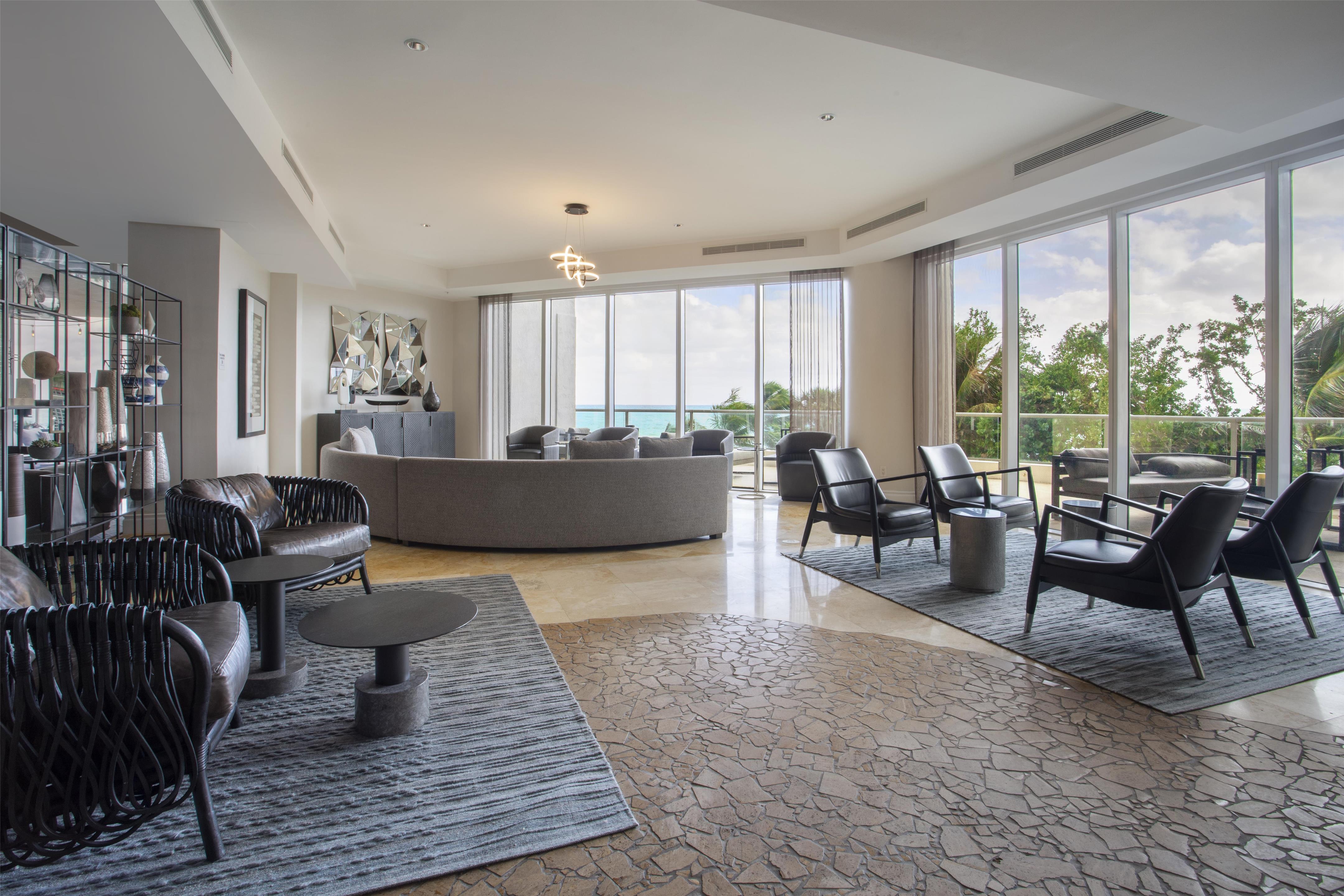 Lobby | DoubleTree Resort & Spa by Hilton Ocean Point-N. Miami Beach