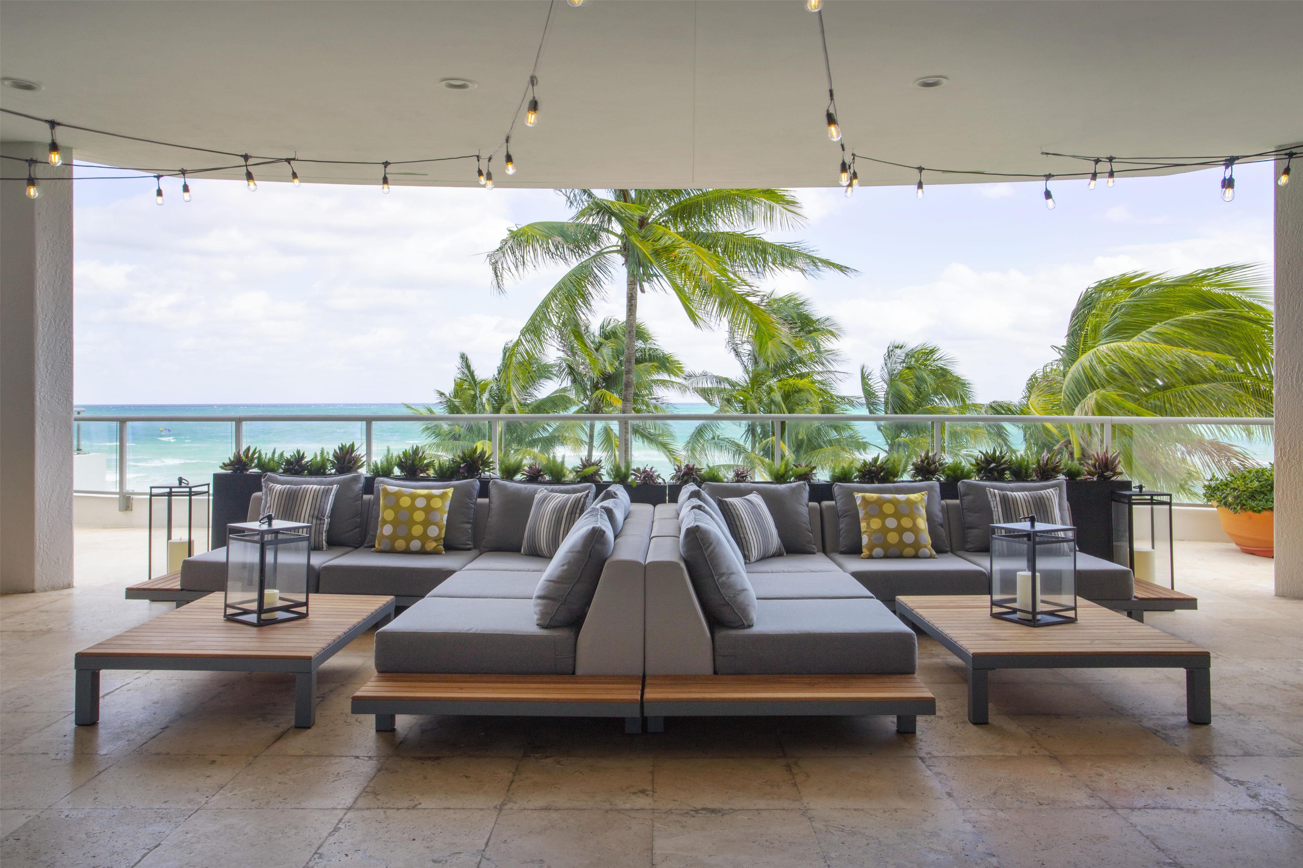 Exterior | DoubleTree Resort & Spa by Hilton Ocean Point-N. Miami Beach