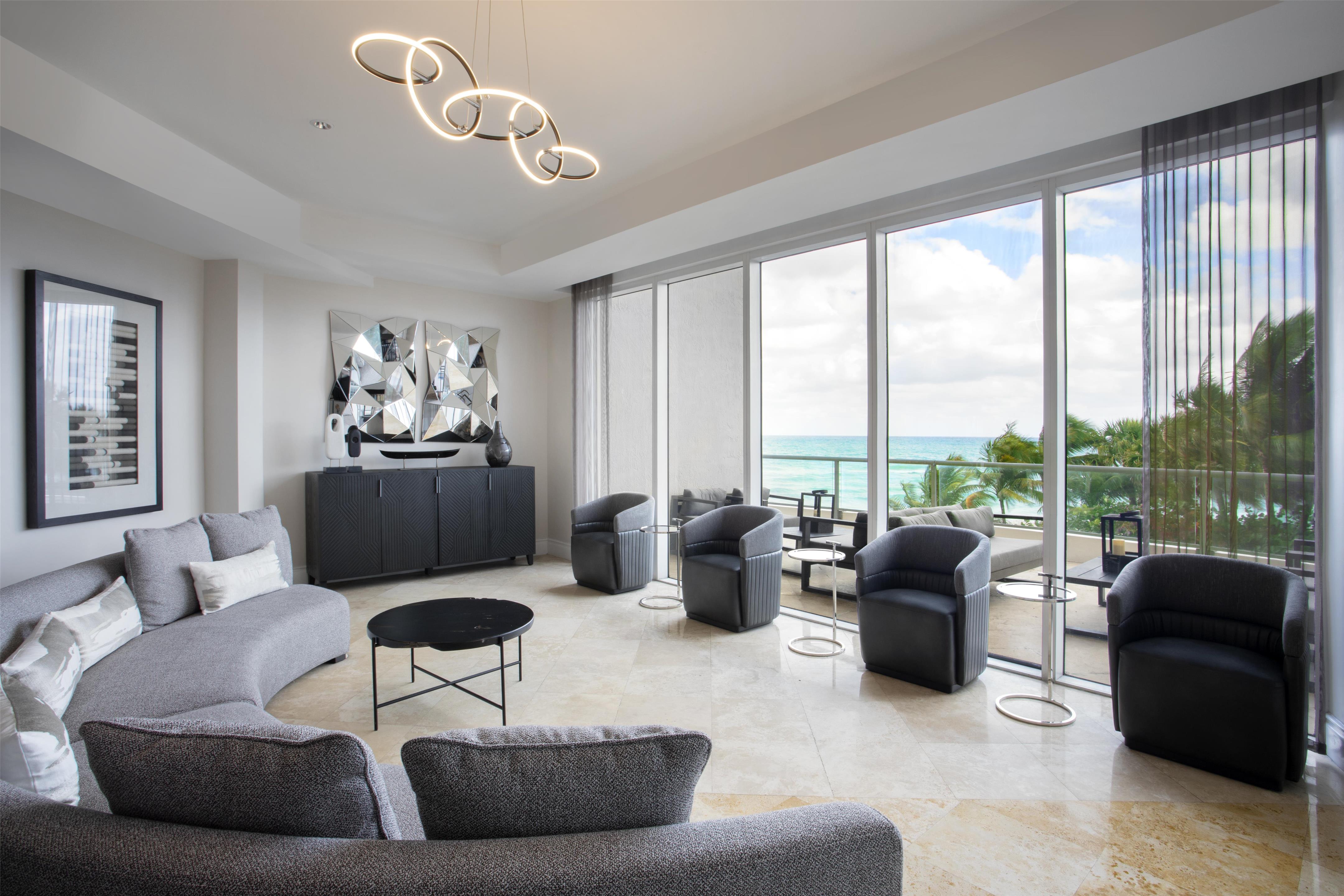 Lobby | DoubleTree Resort & Spa by Hilton Ocean Point-N. Miami Beach