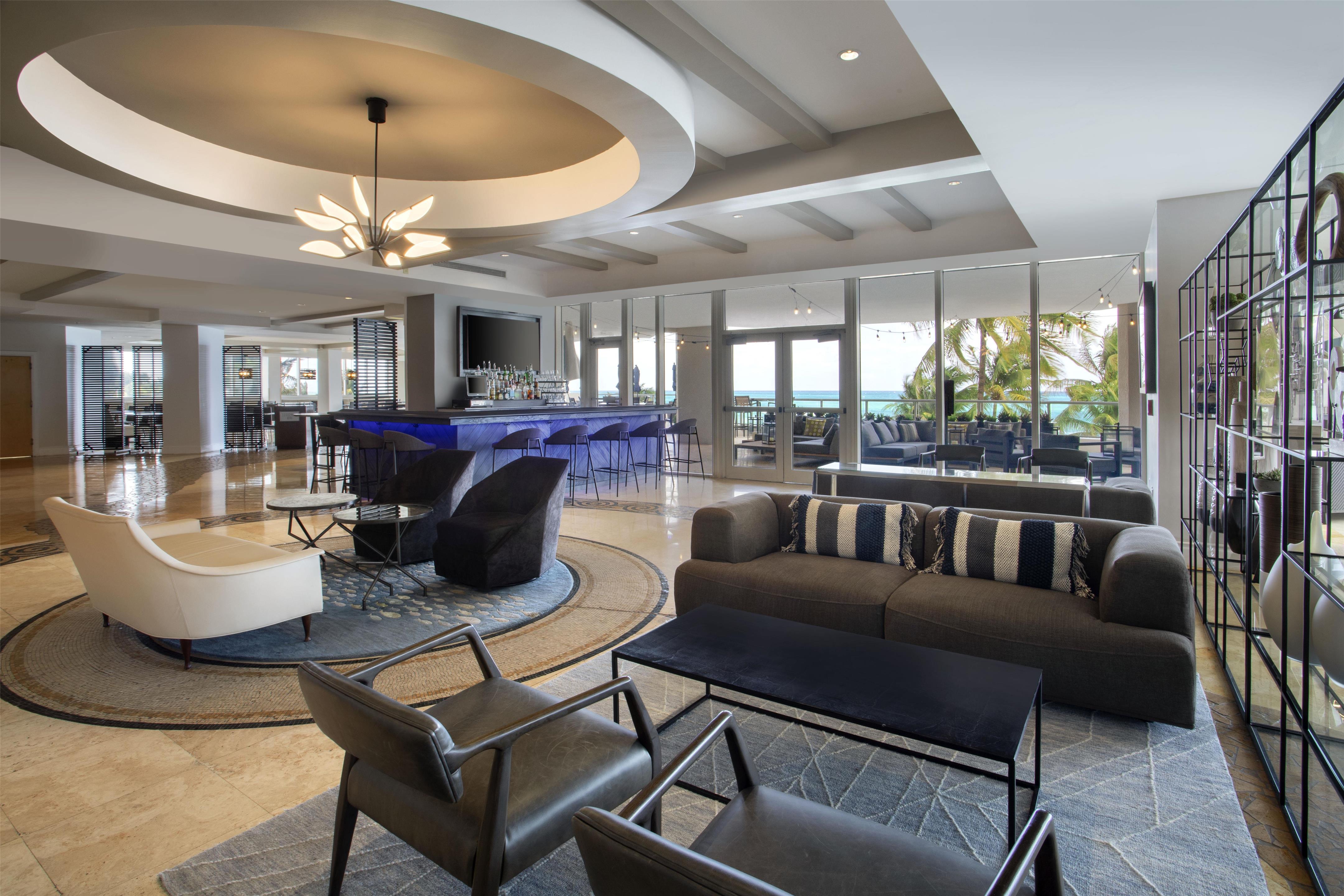 Lobby | DoubleTree Resort & Spa by Hilton Ocean Point-N. Miami Beach