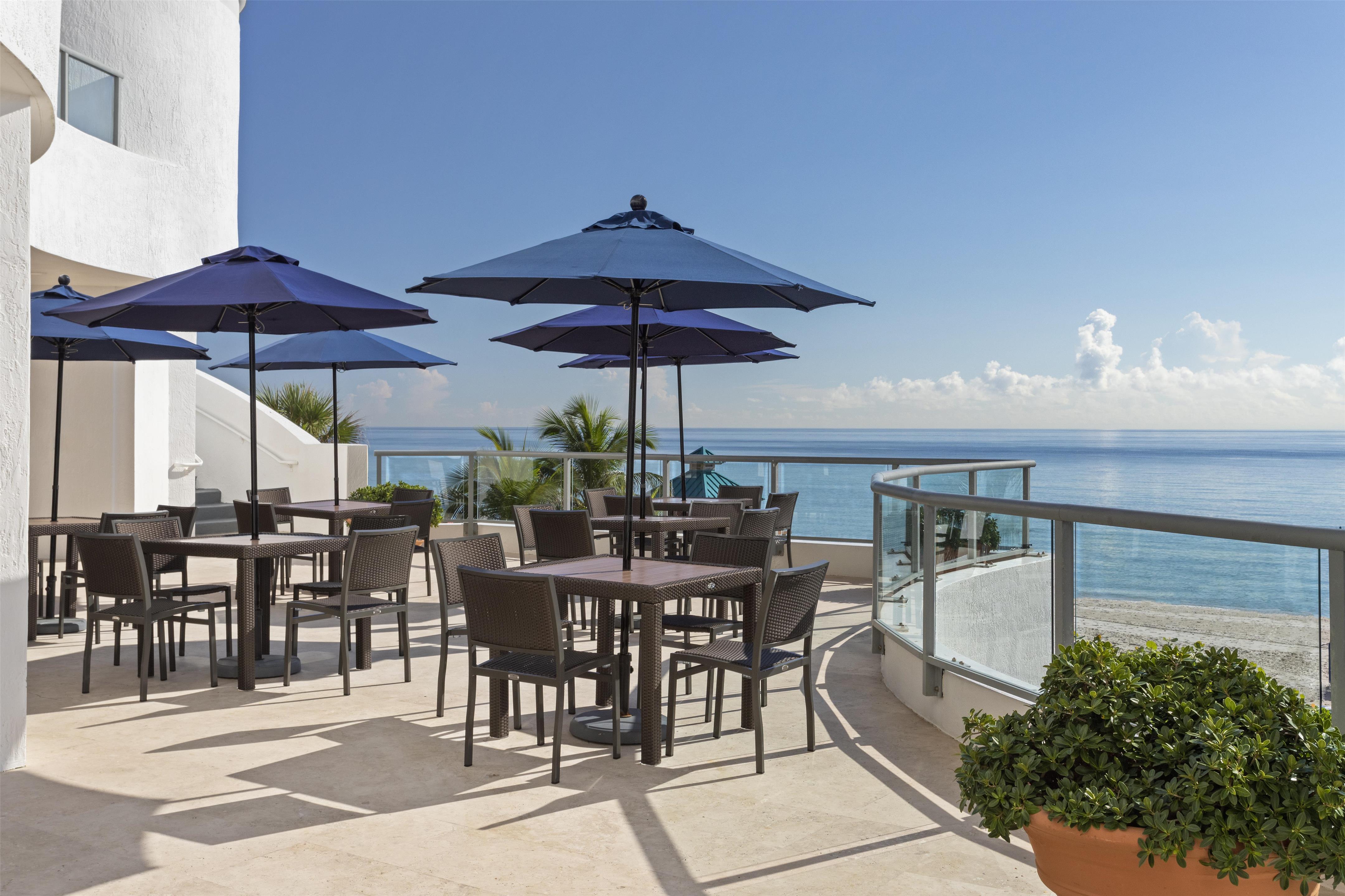 BarLounge | DoubleTree Resort & Spa by Hilton Ocean Point-N. Miami Beach