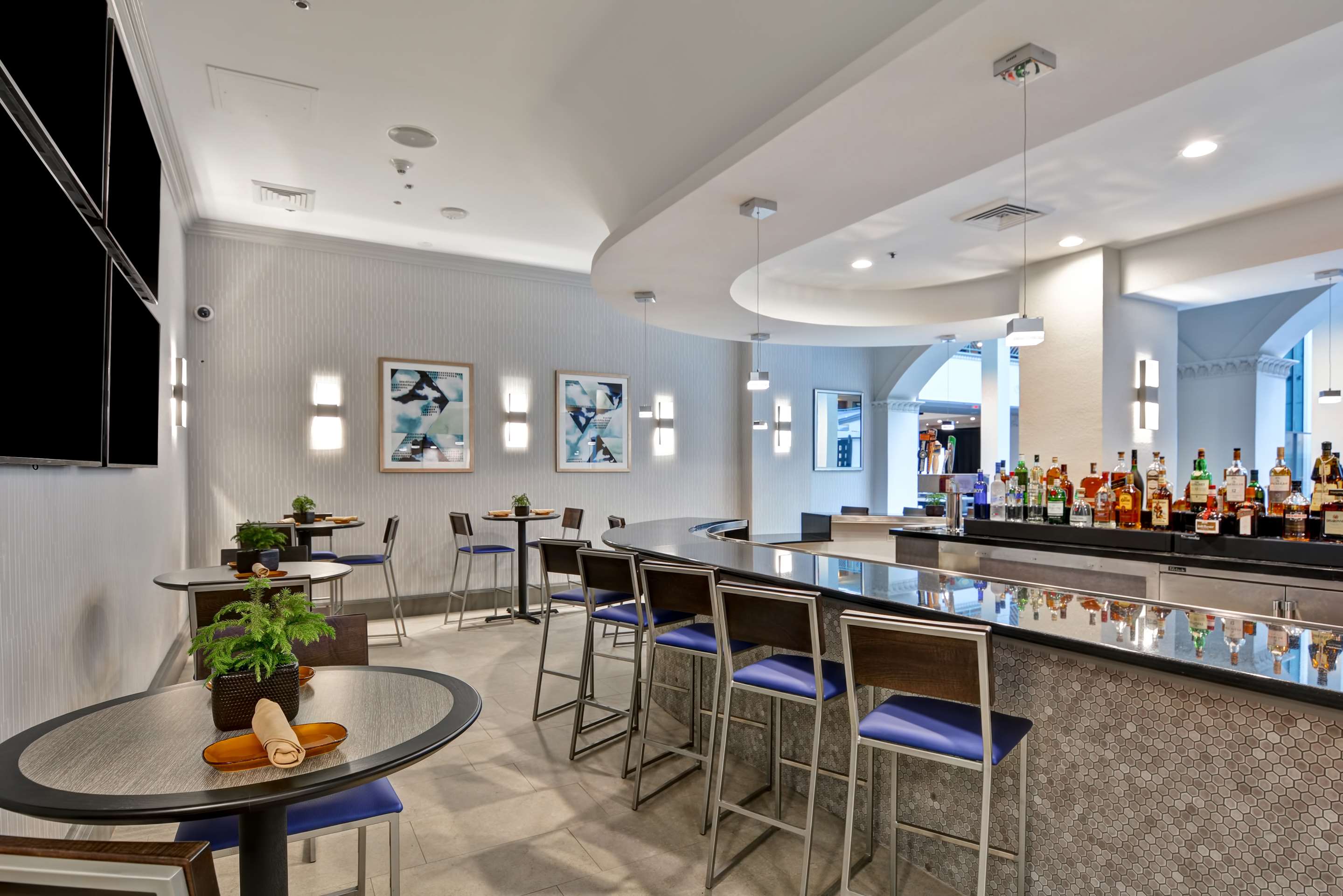 BarLounge | Embassy Suites by Hilton Miami International Airport