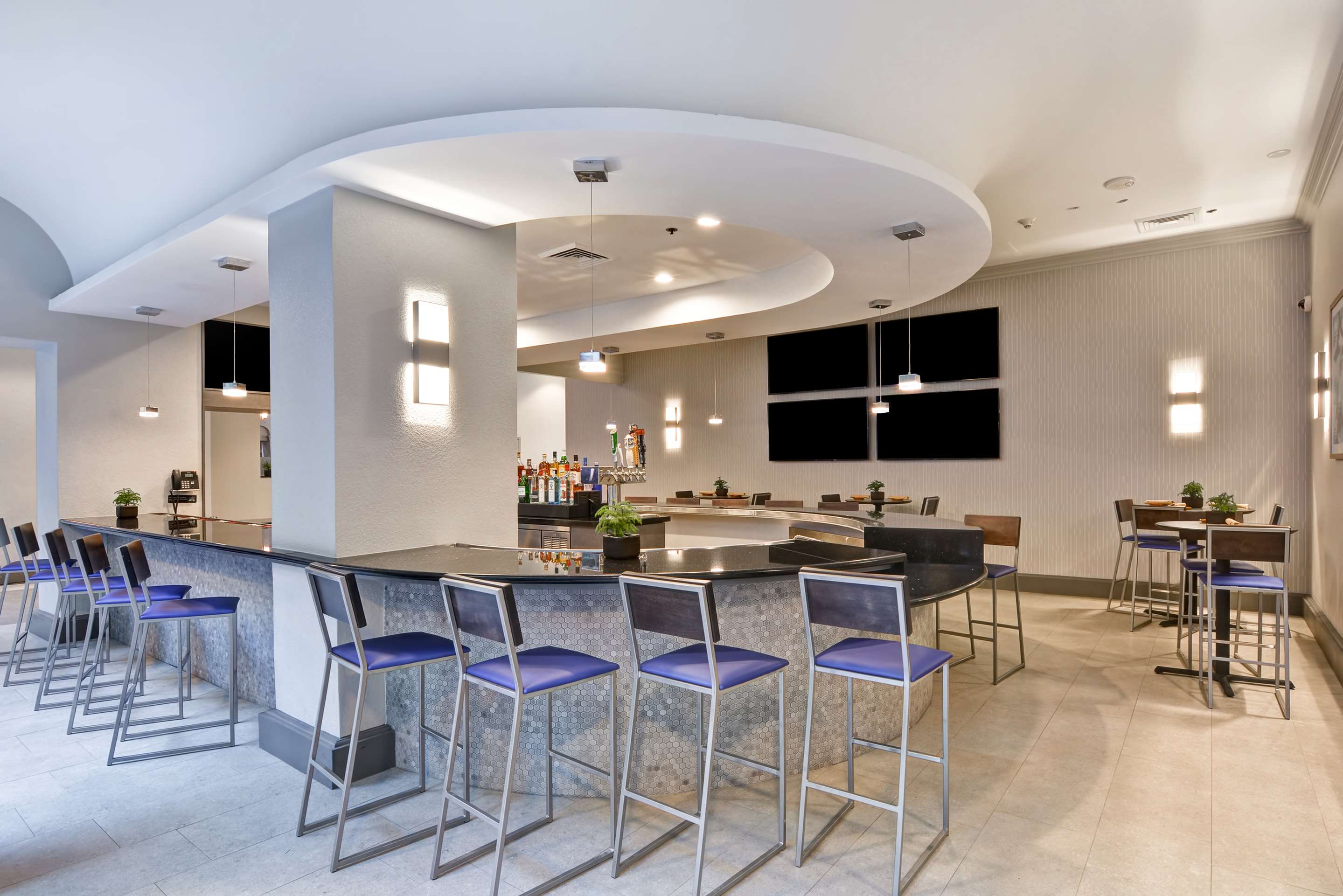 BarLounge | Embassy Suites by Hilton Miami International Airport
