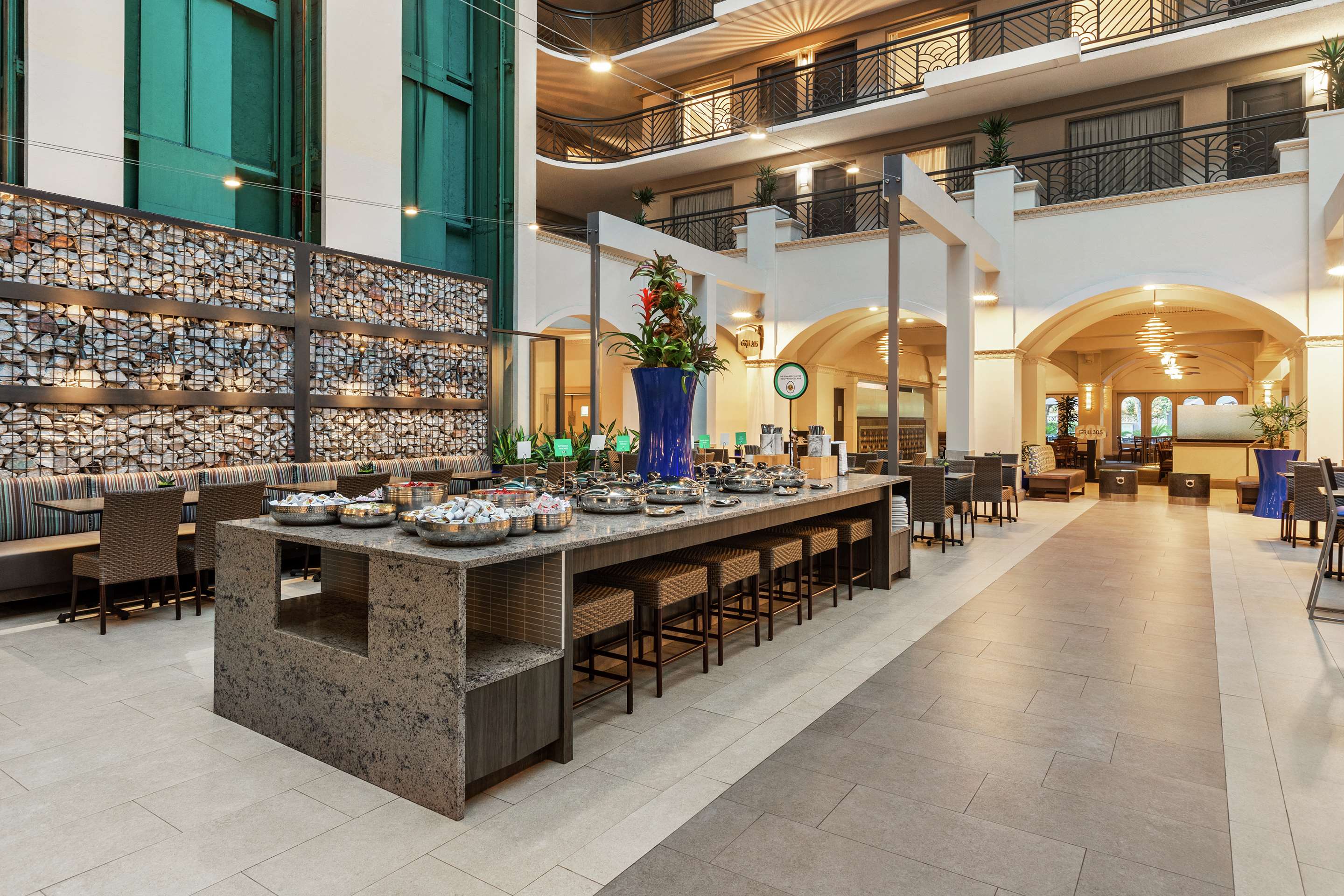 Breakfast Area | Embassy Suites by Hilton Miami International Airport